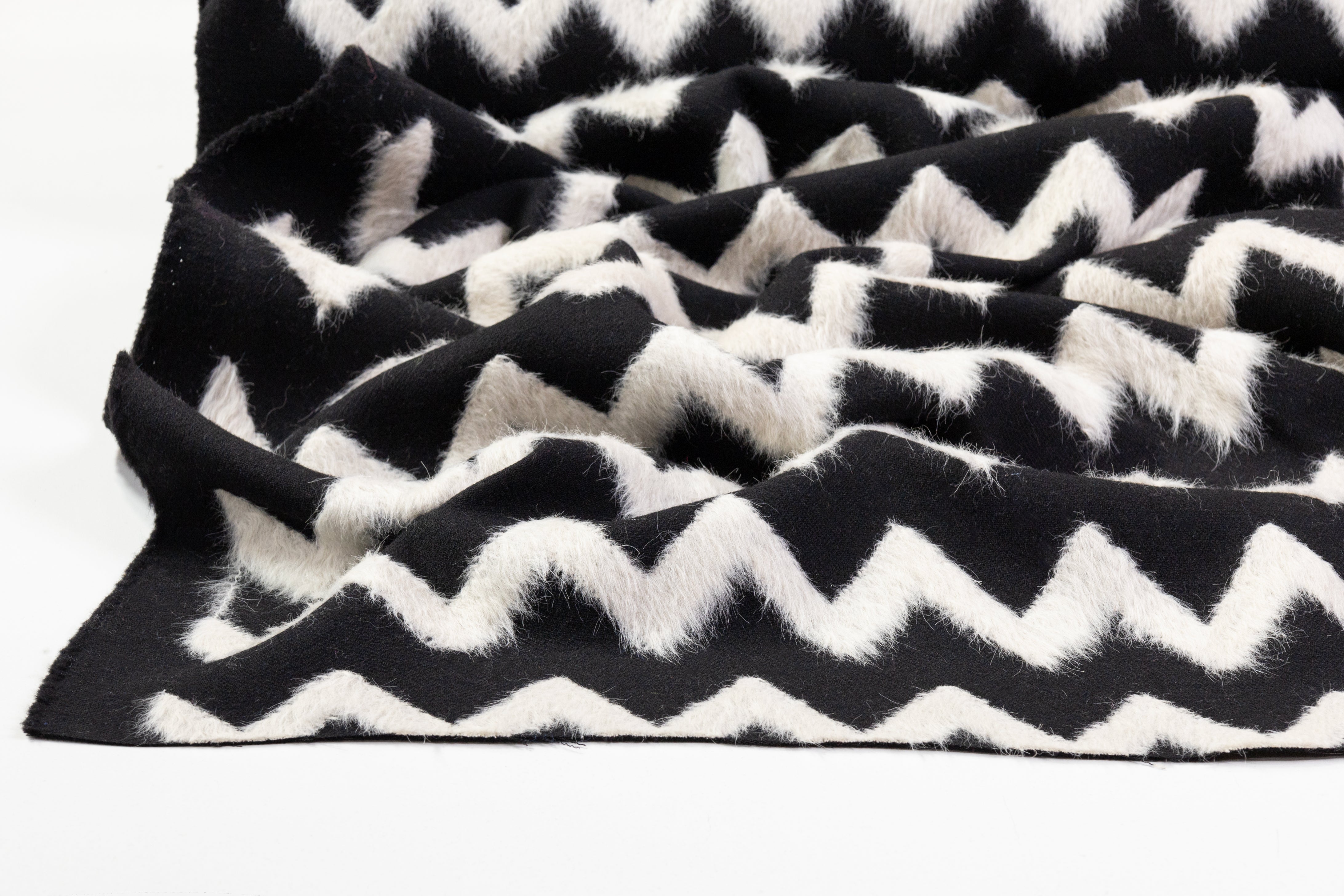 Carnet - Italian Chevron Wool Tricotine - Black / Off White