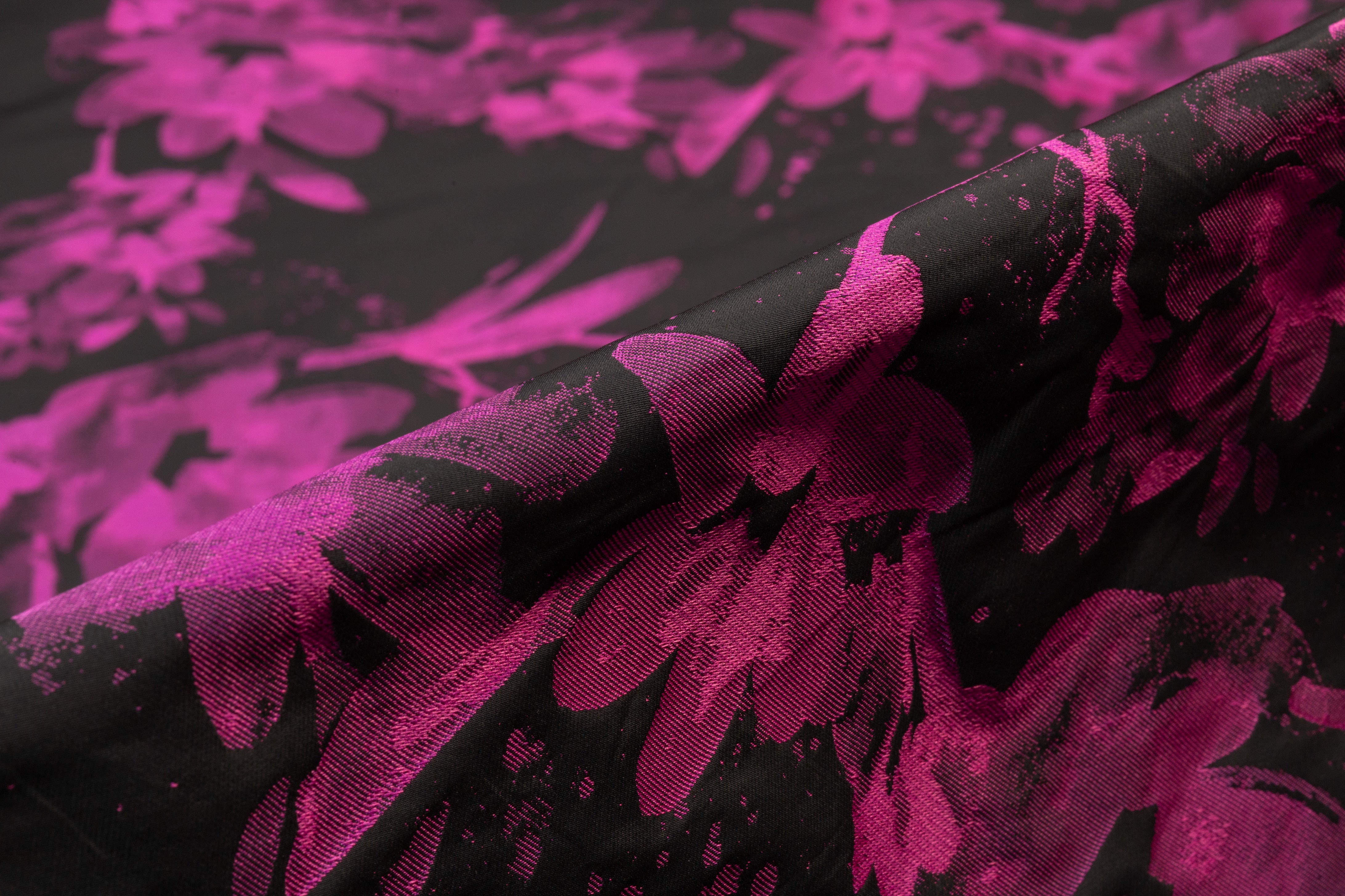 Floral Italian Taffeta Jacquard - Black / Fuchsia