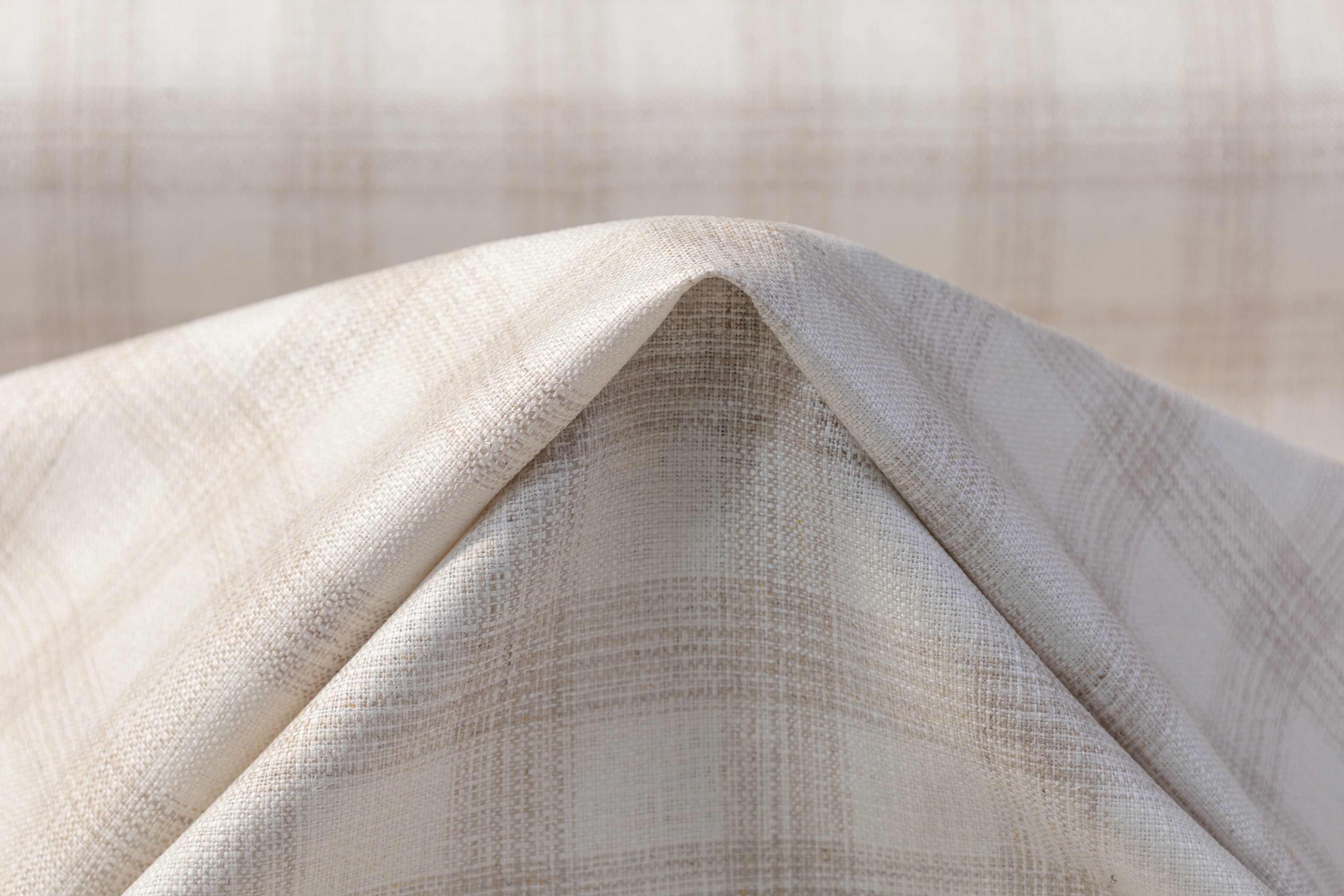 Agnona - Pure Italian Silk Suiting - Off White / Beige