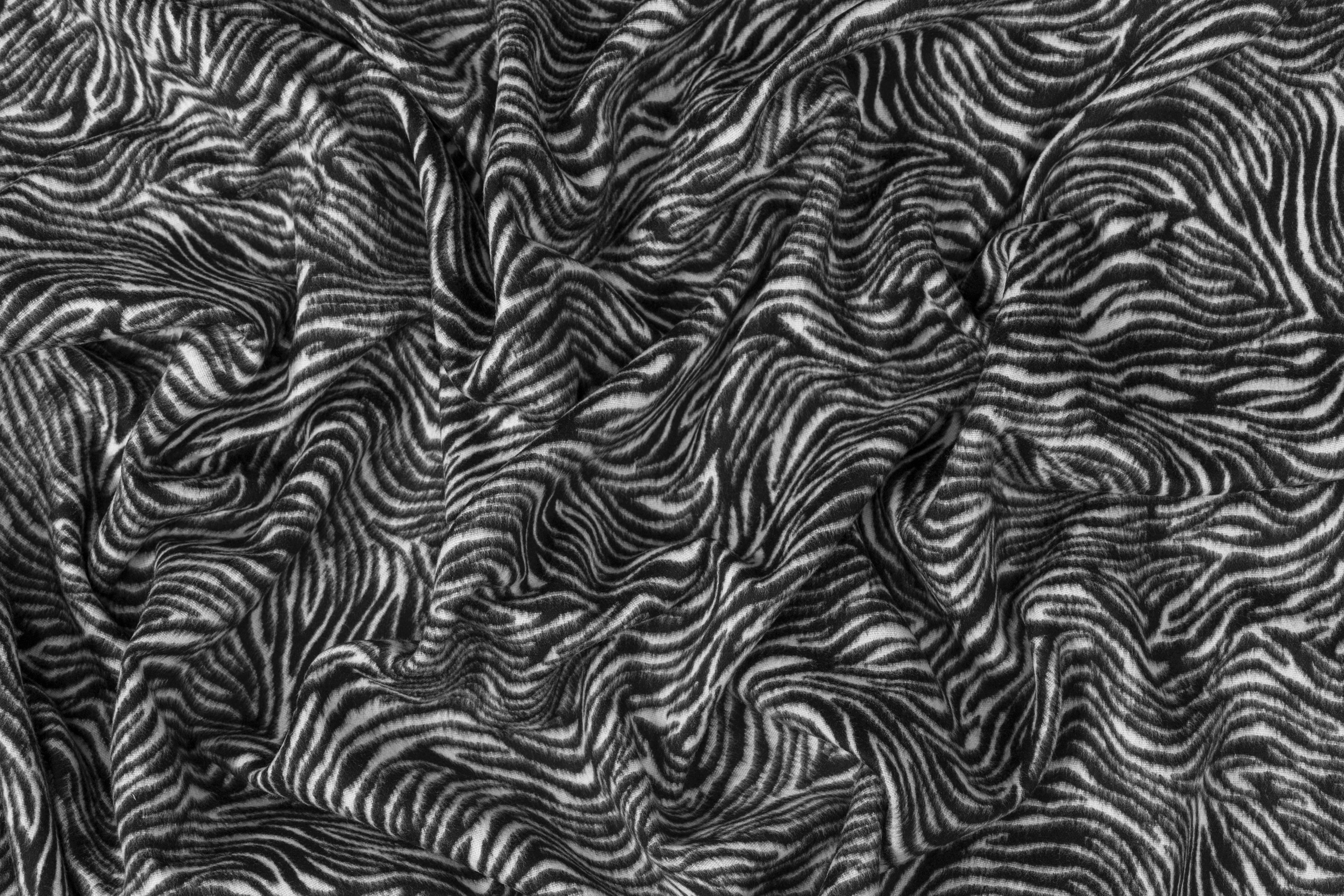 Italian Wool Jacquard - Black / White