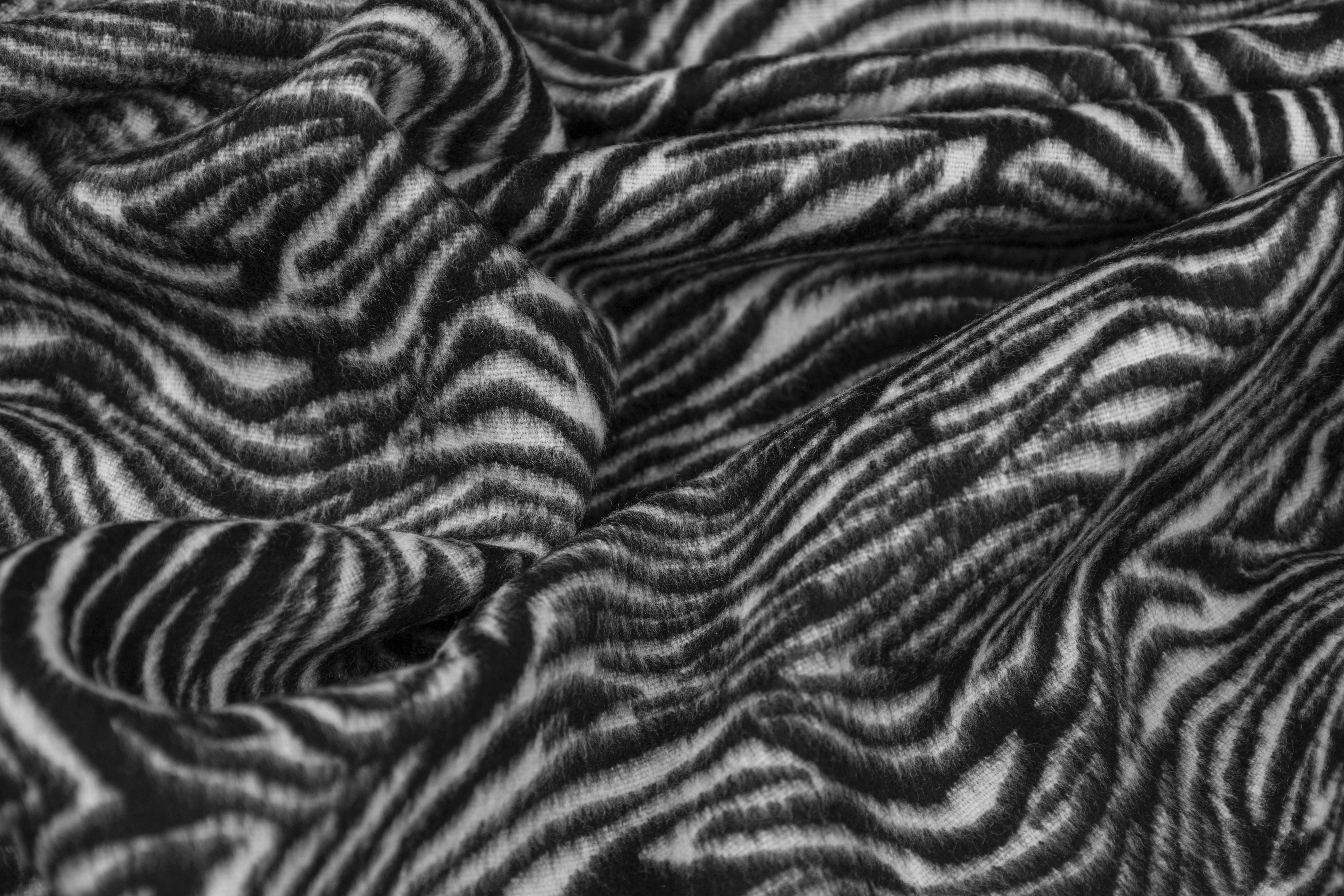 Italian Wool Jacquard - Black / White