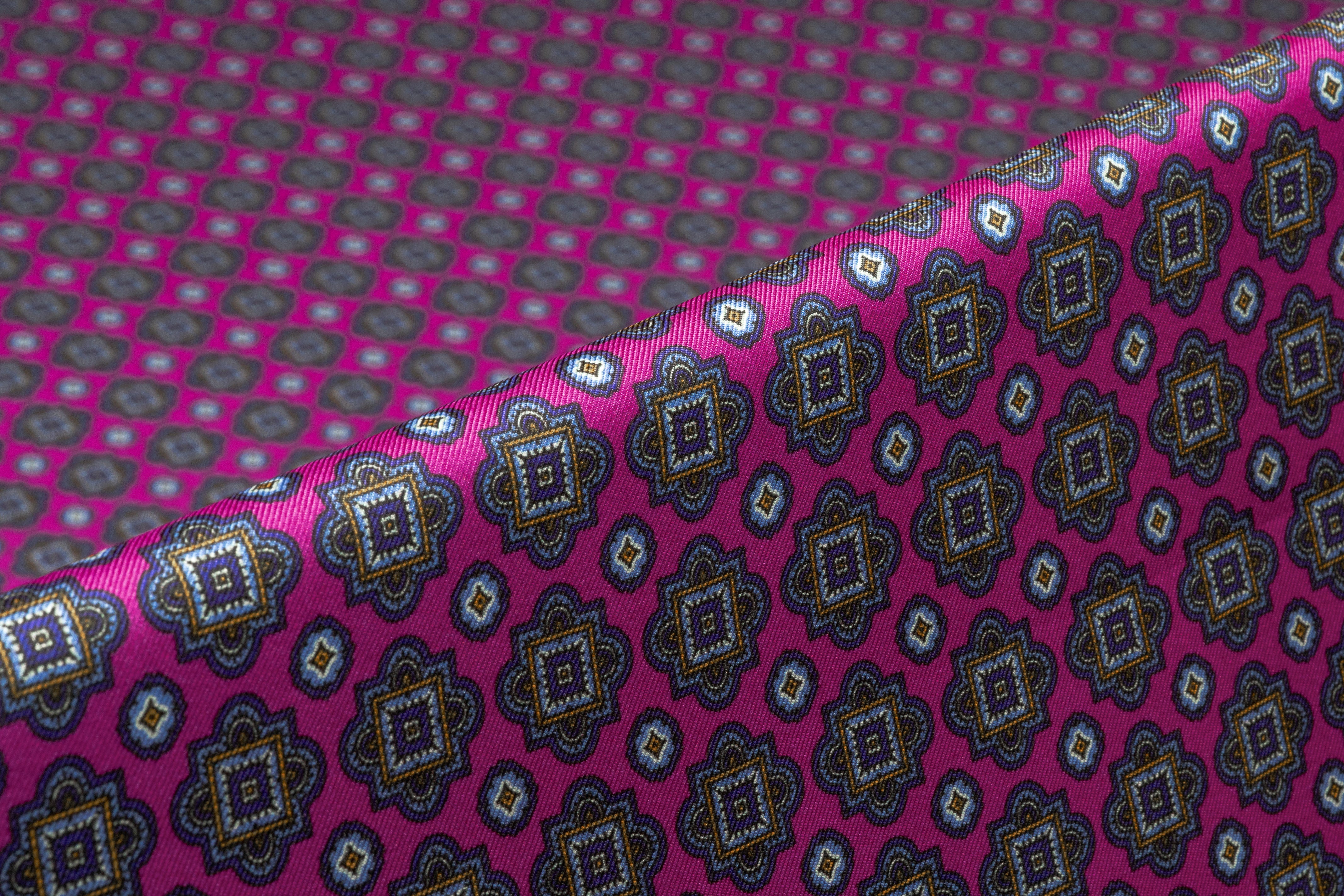 Foulard Medallion Italian Silk Twill - Fuchsia / Blue
