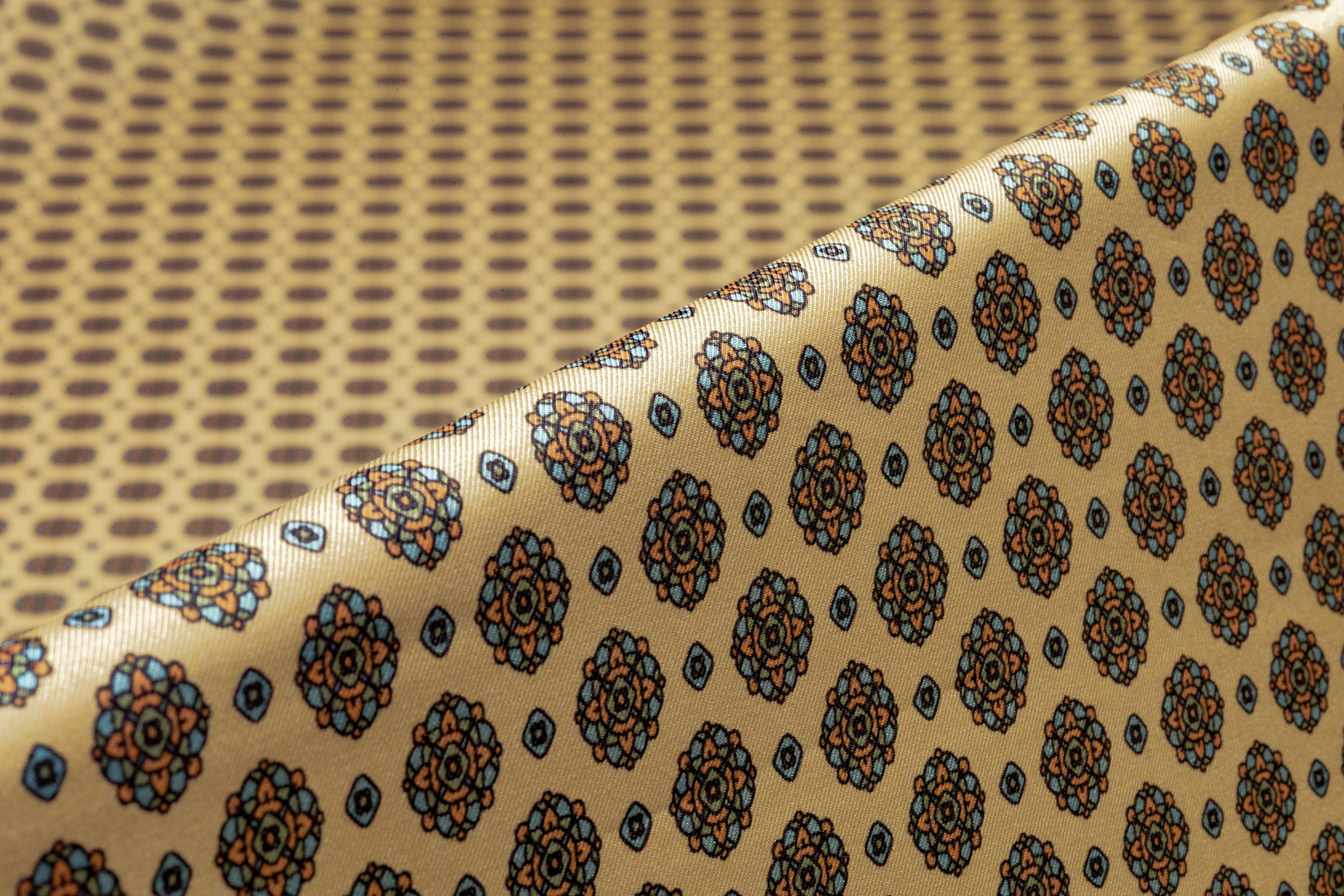 Foulard Medallion Italian Silk Twill - Beige / Blue