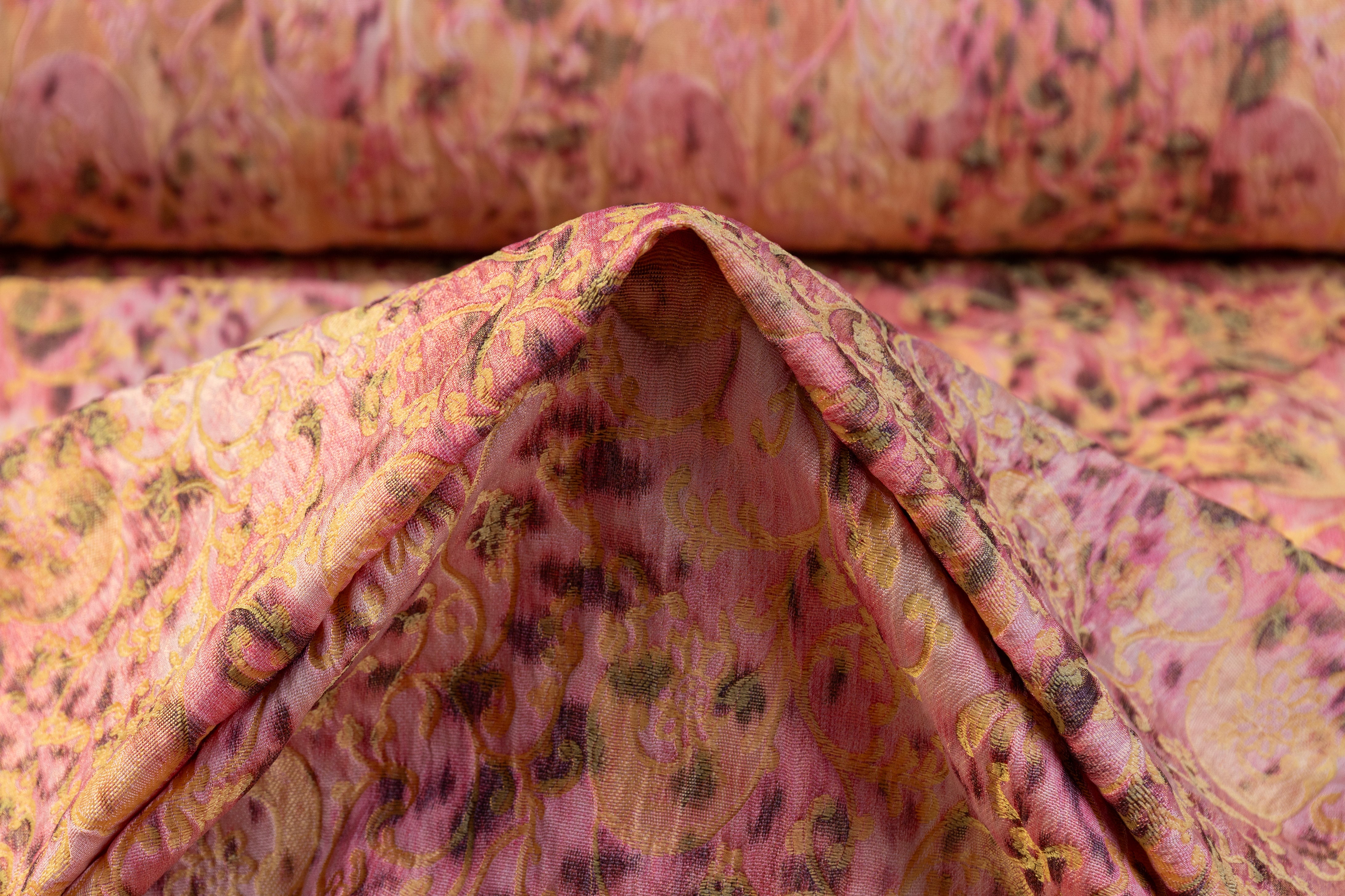 Crinkled Baroque Italian Chiné Brocade - Pink / Gold