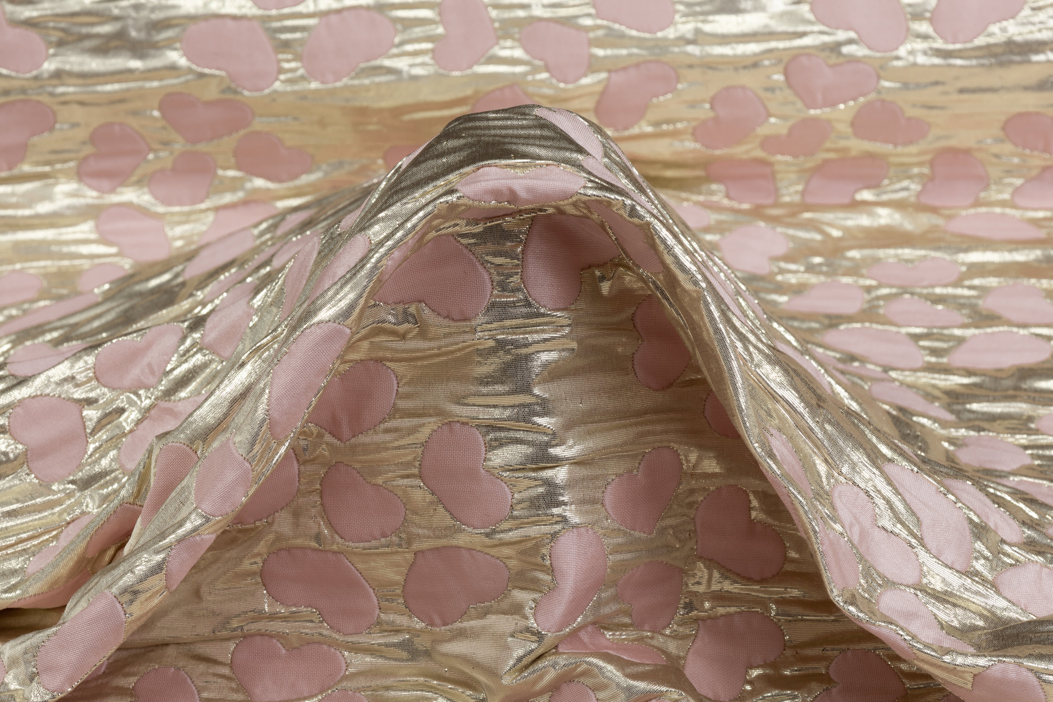 Valentino - Double Faced Quilted Heart Brocade - Gold / Pink