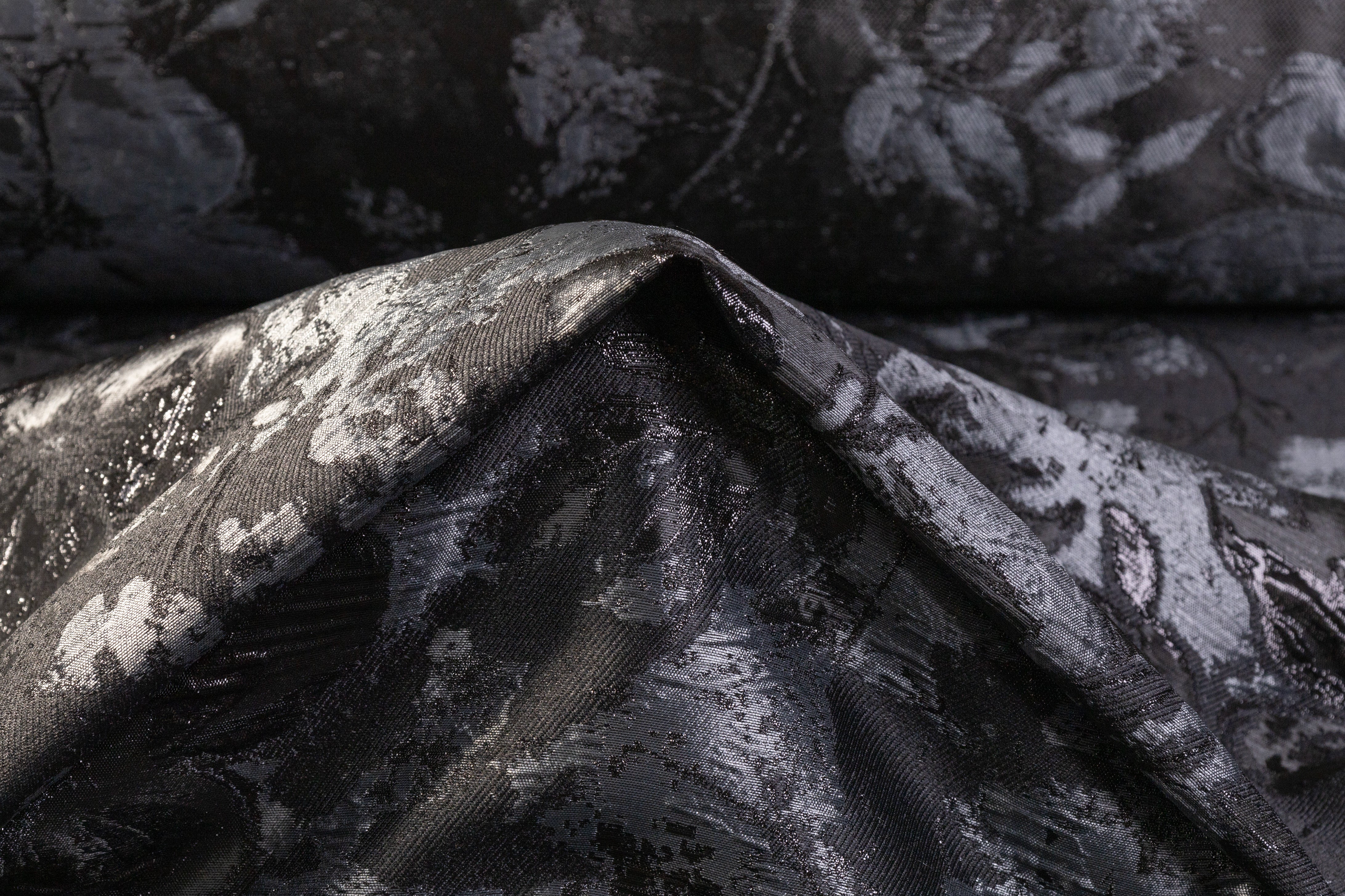 Floral Metallic Cloqué Brocade - Black / Gray