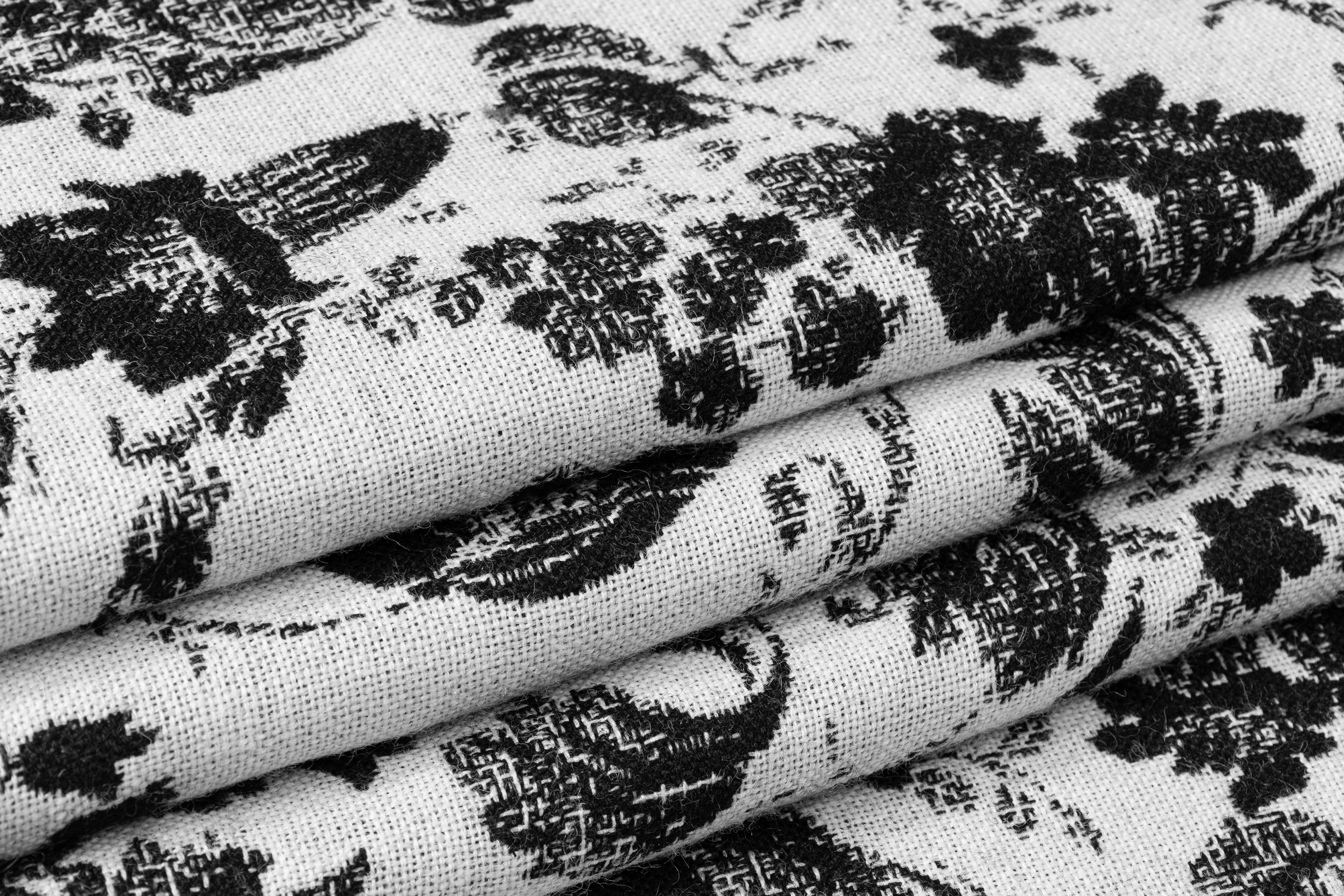 Double Faced Floral Italian Wool Tweed - Black / White