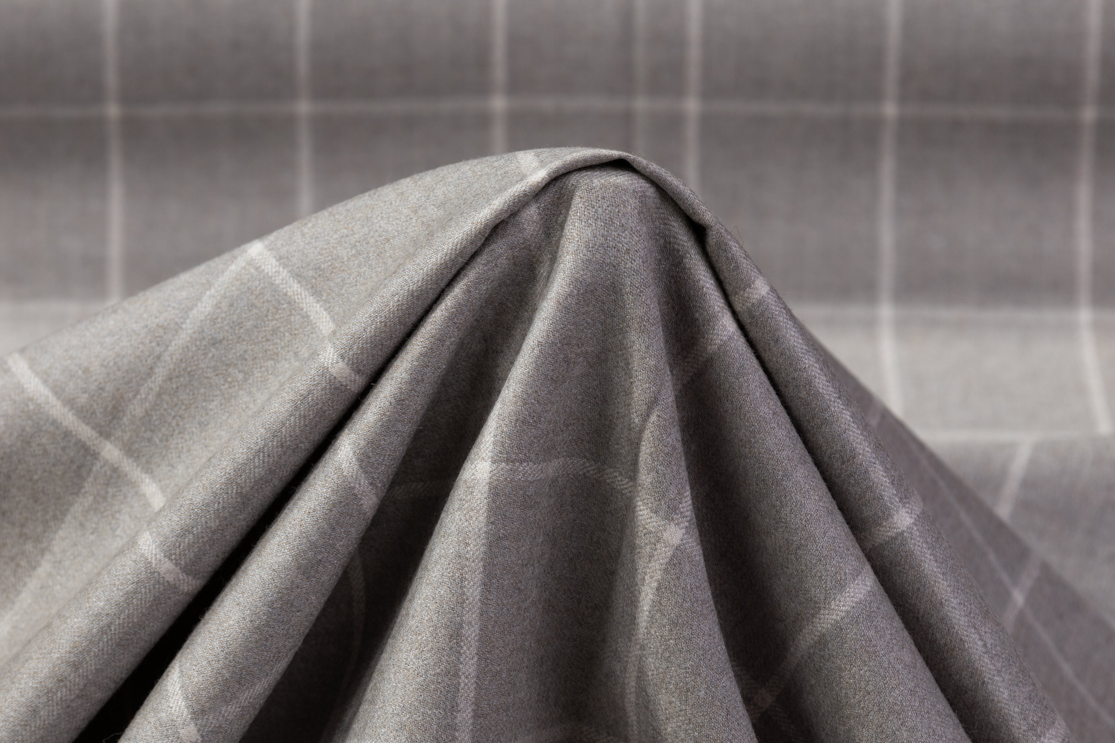 Carnet - Super 130s Italian Wool Flannel Suiting - Gray