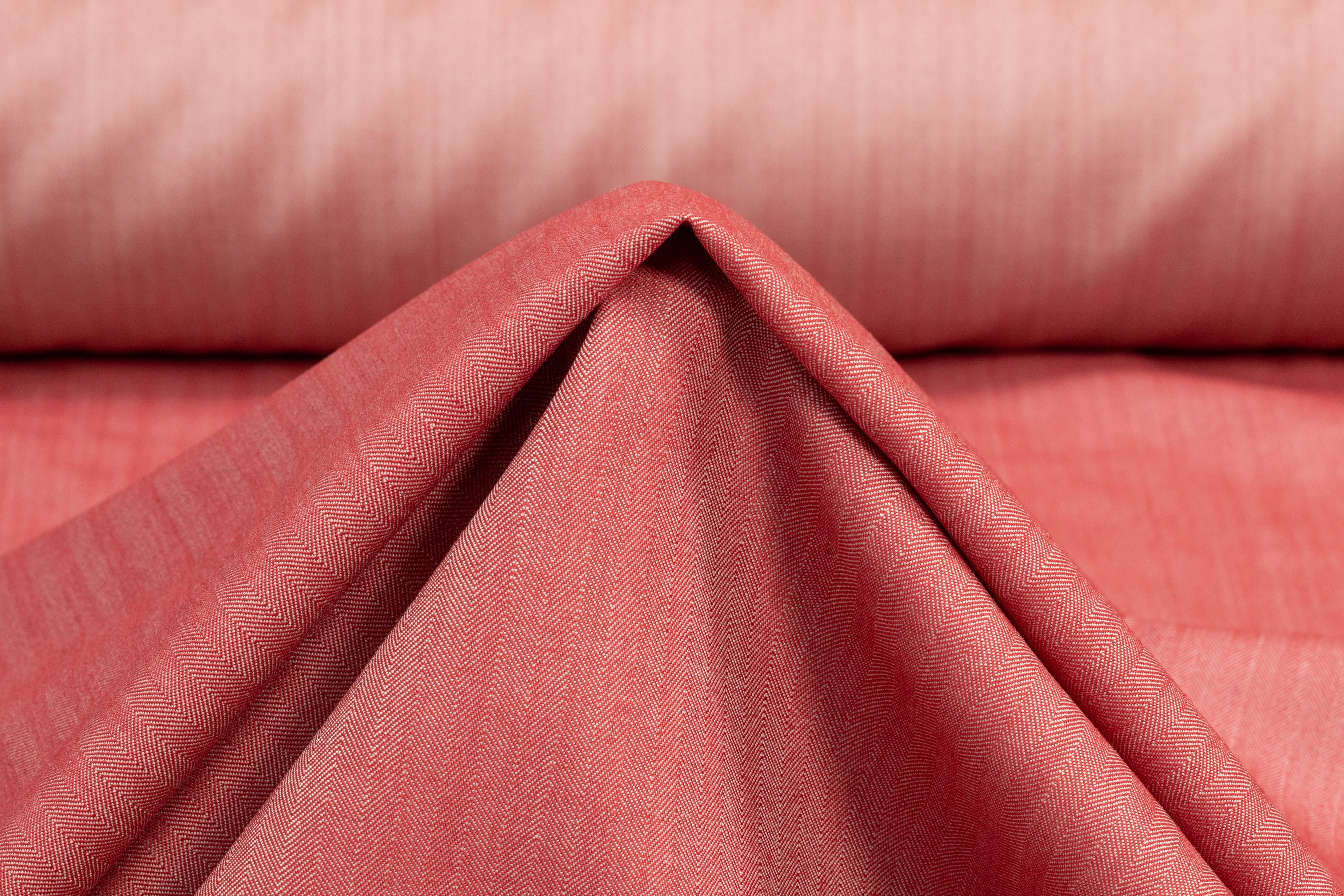 Iridescent Italian Summer Tasmania Super 130s Wool Suiting - Blush / Rose