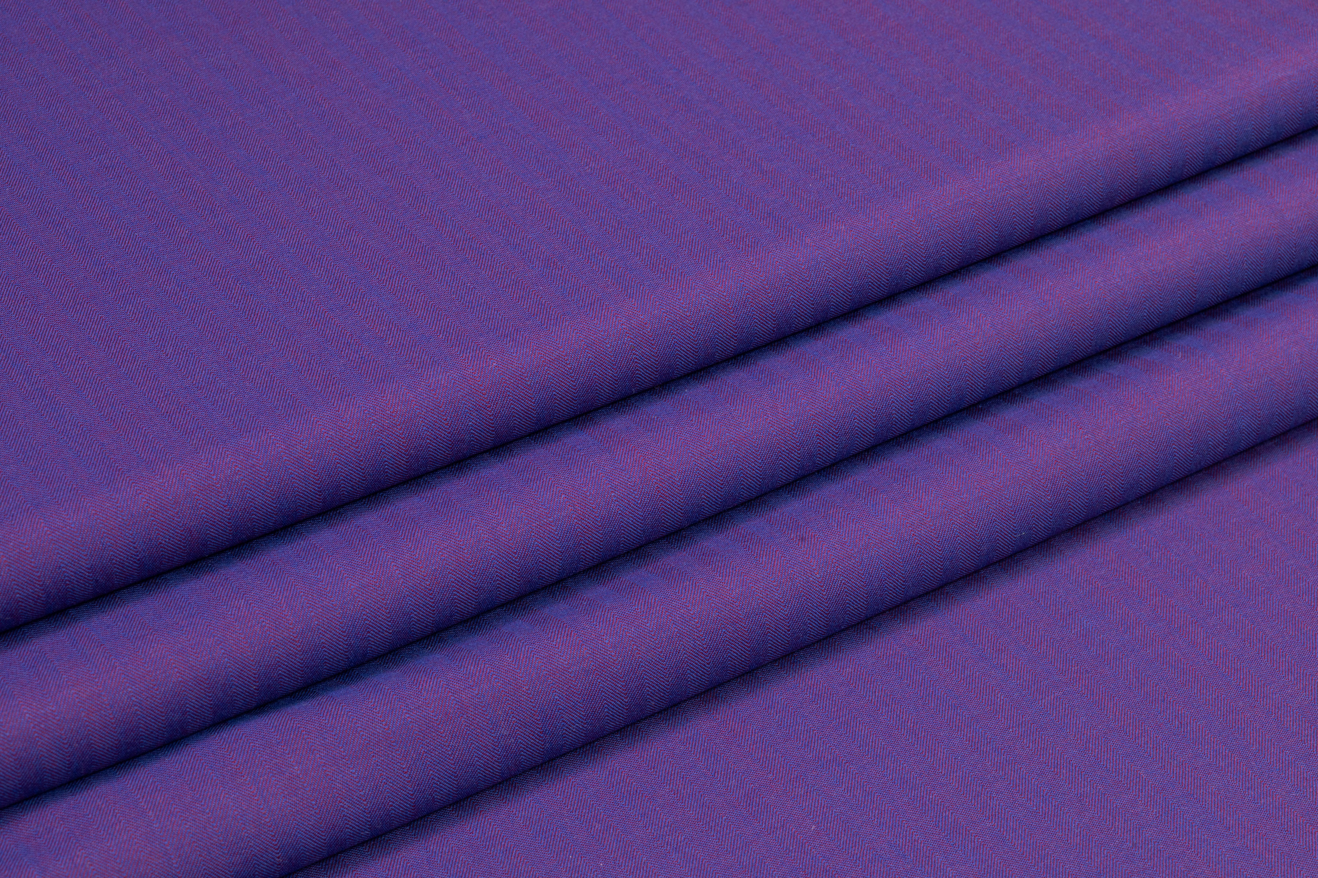 Iridescent Italian Summer Tasmania Super 130s Wool Suiting - Burgundy / Purple