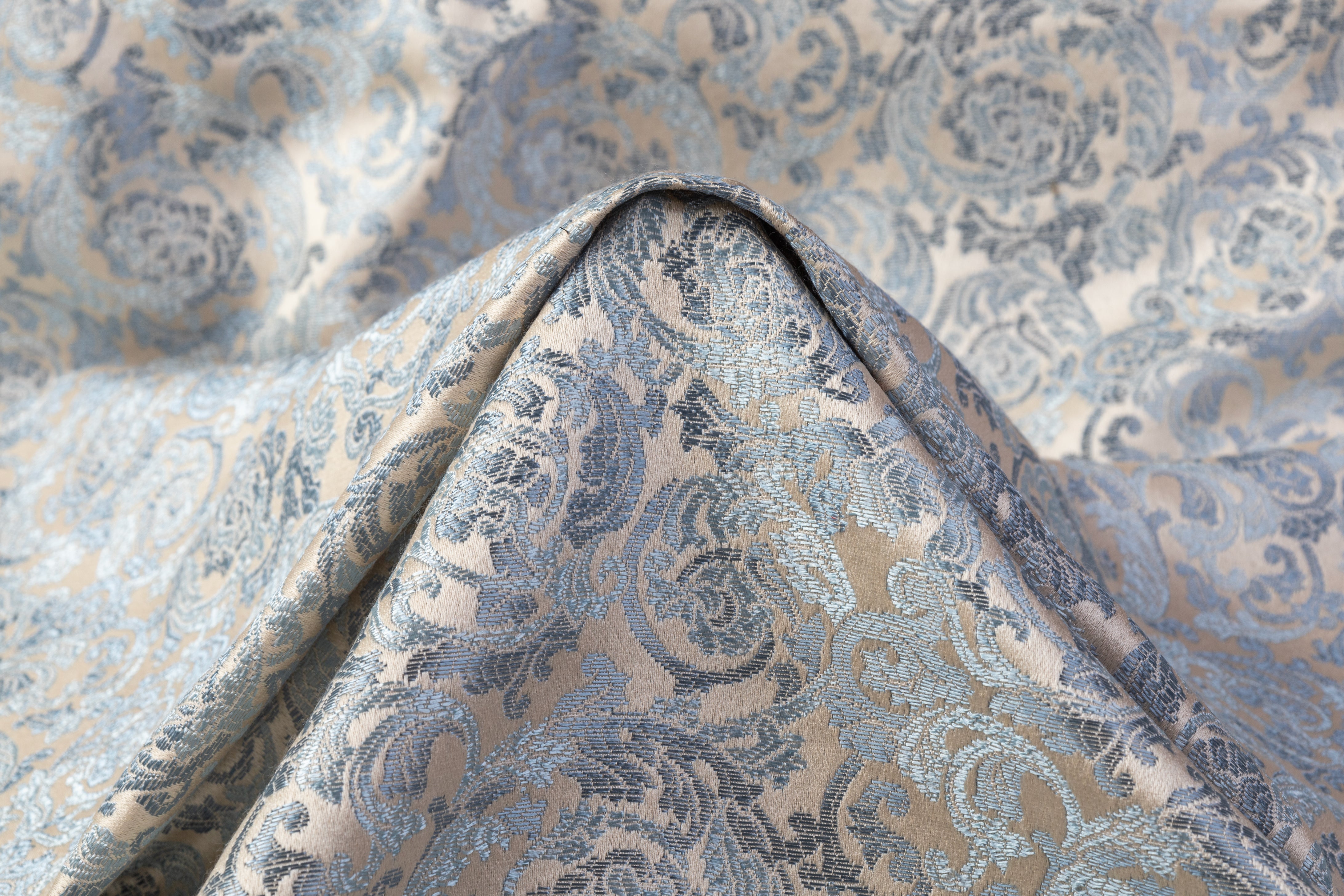 Baroque Design Brocade - Blue / Cream
