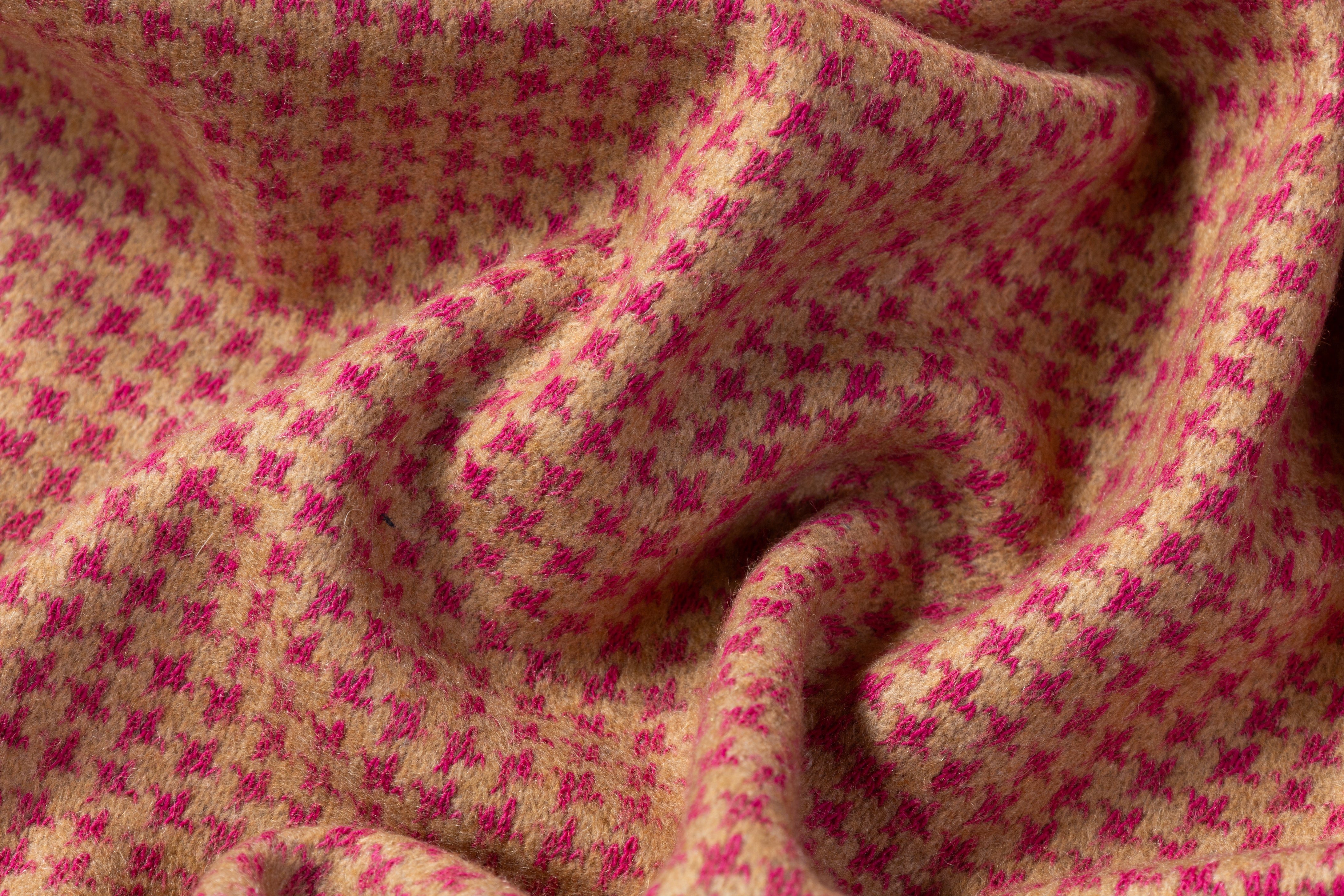 Houndstooth Italian Cashmere Wool Sweater Knit - Pink / Beige
