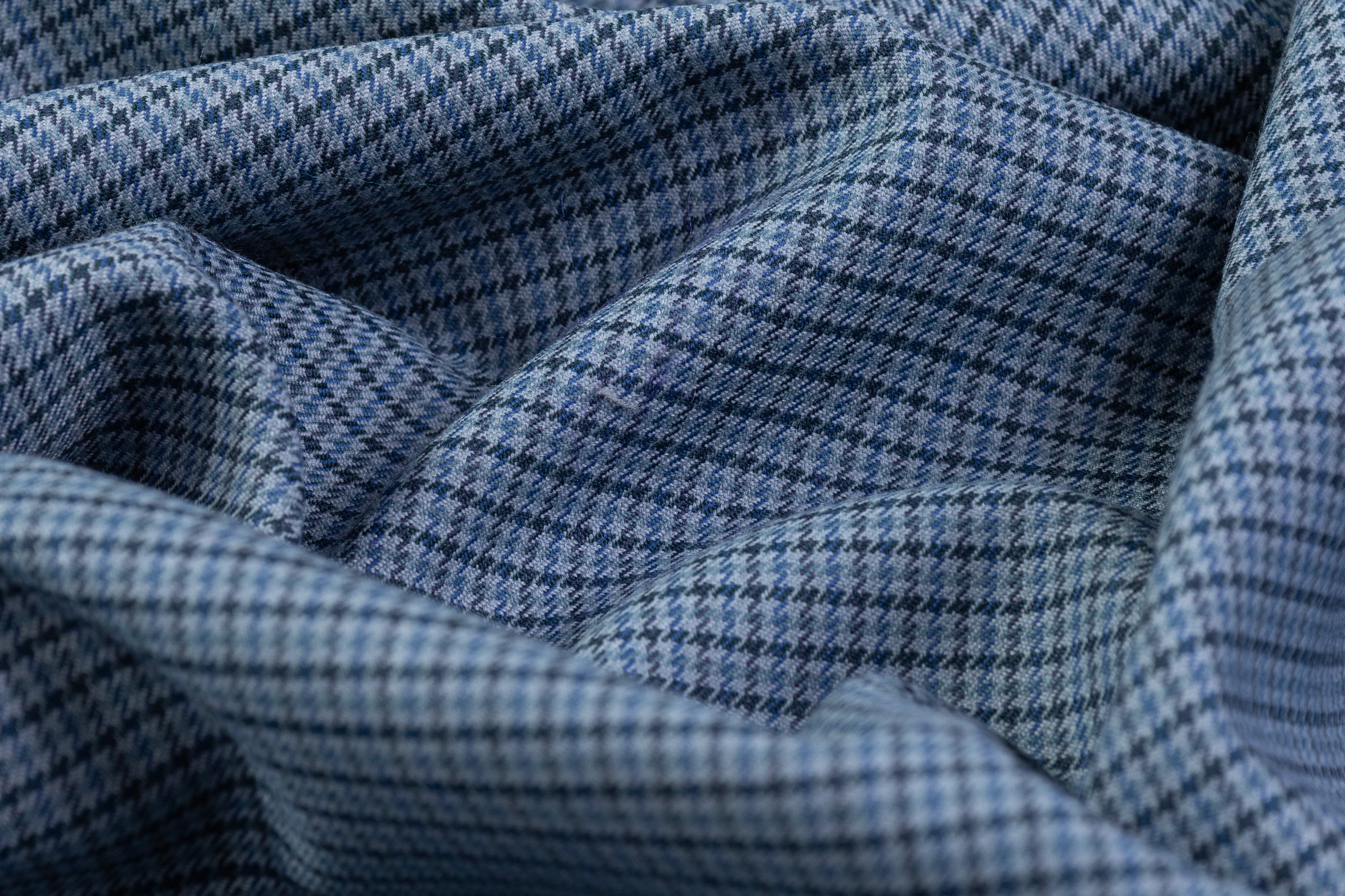 Angelico - Houndstooth Italian Poly Wool Suiting - Blue