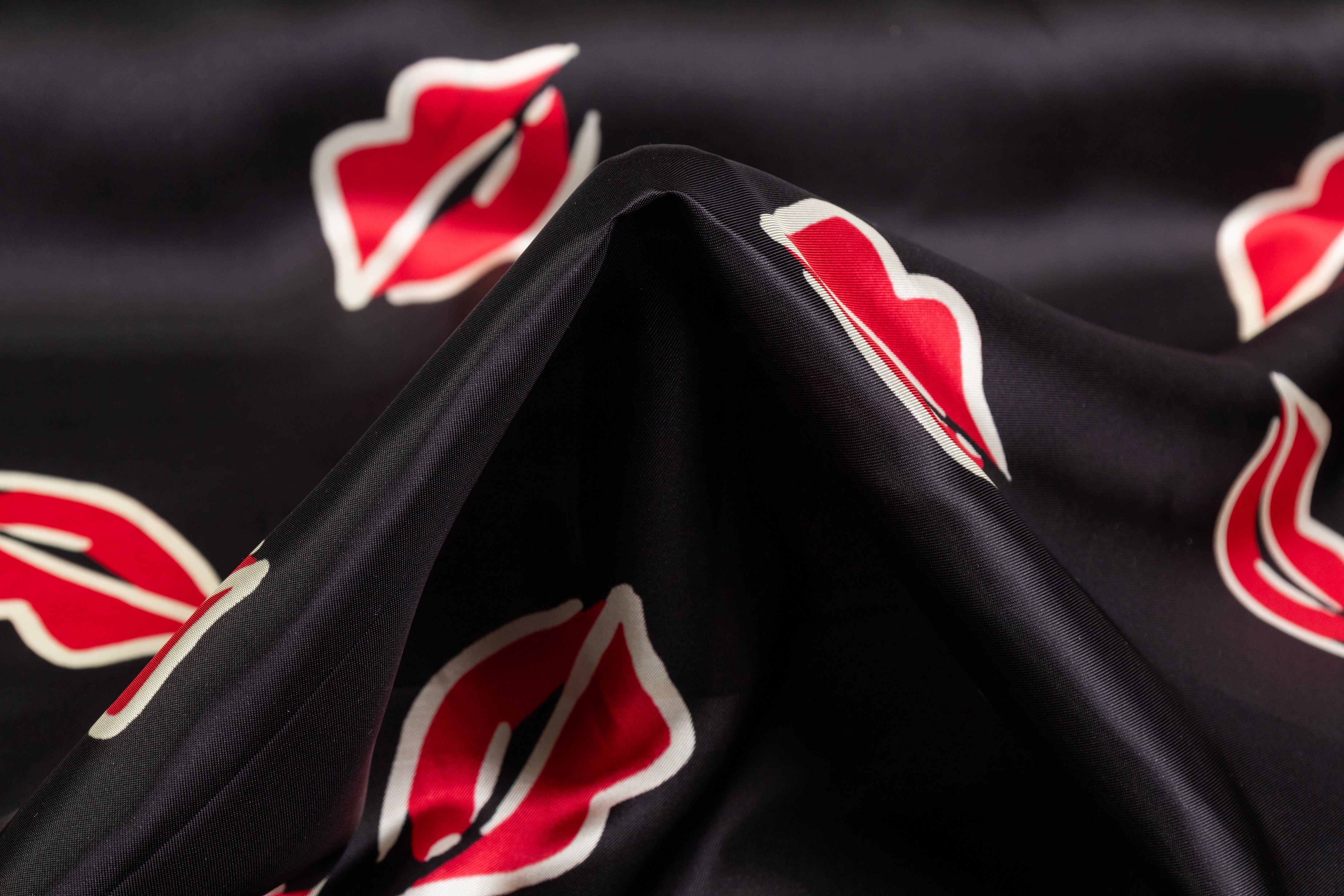 Lipstick Printed Italian Viscose Twill - Black / Red / Ivory