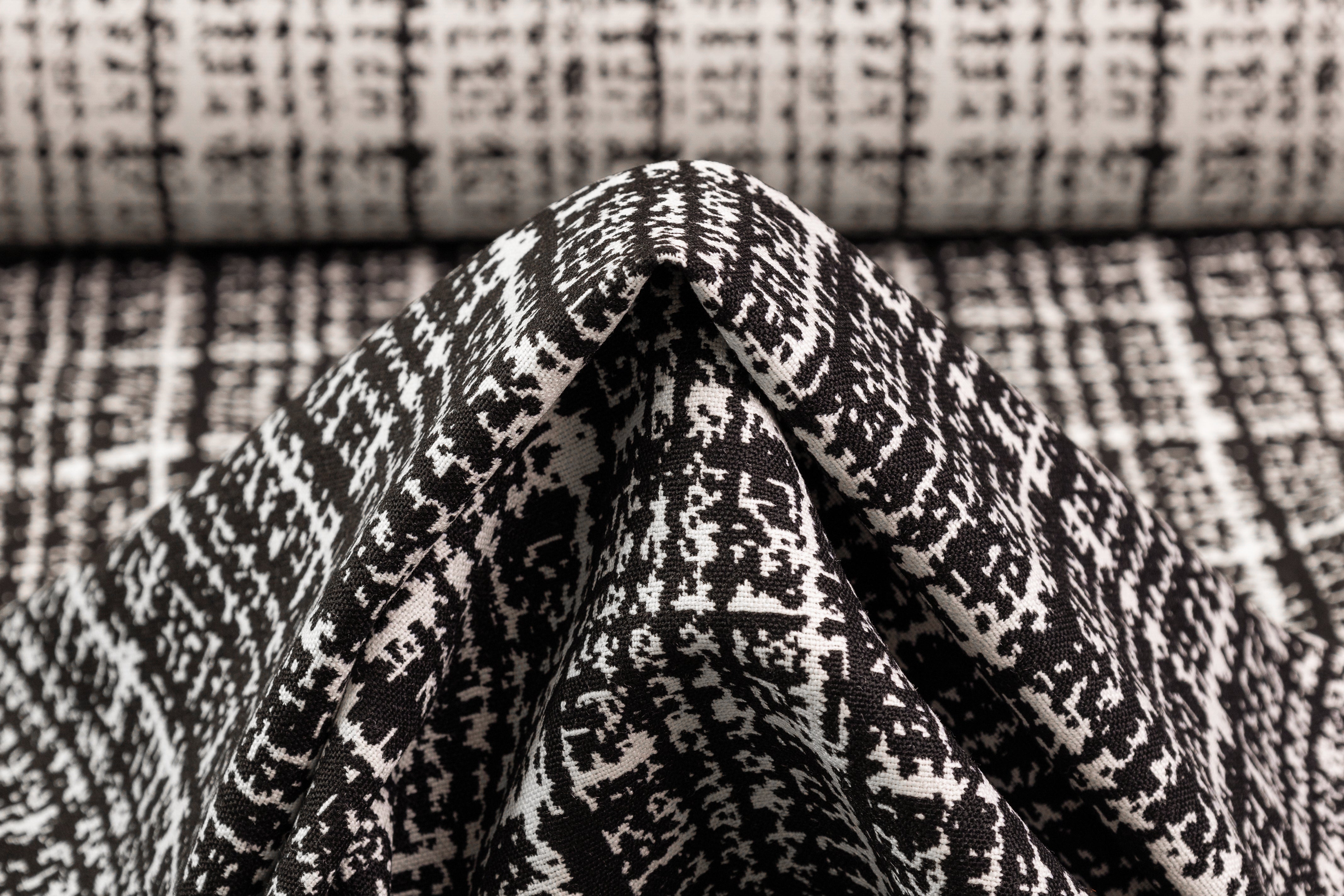 Double Faced Checked Italian Wool Jacquard - Black / Off White