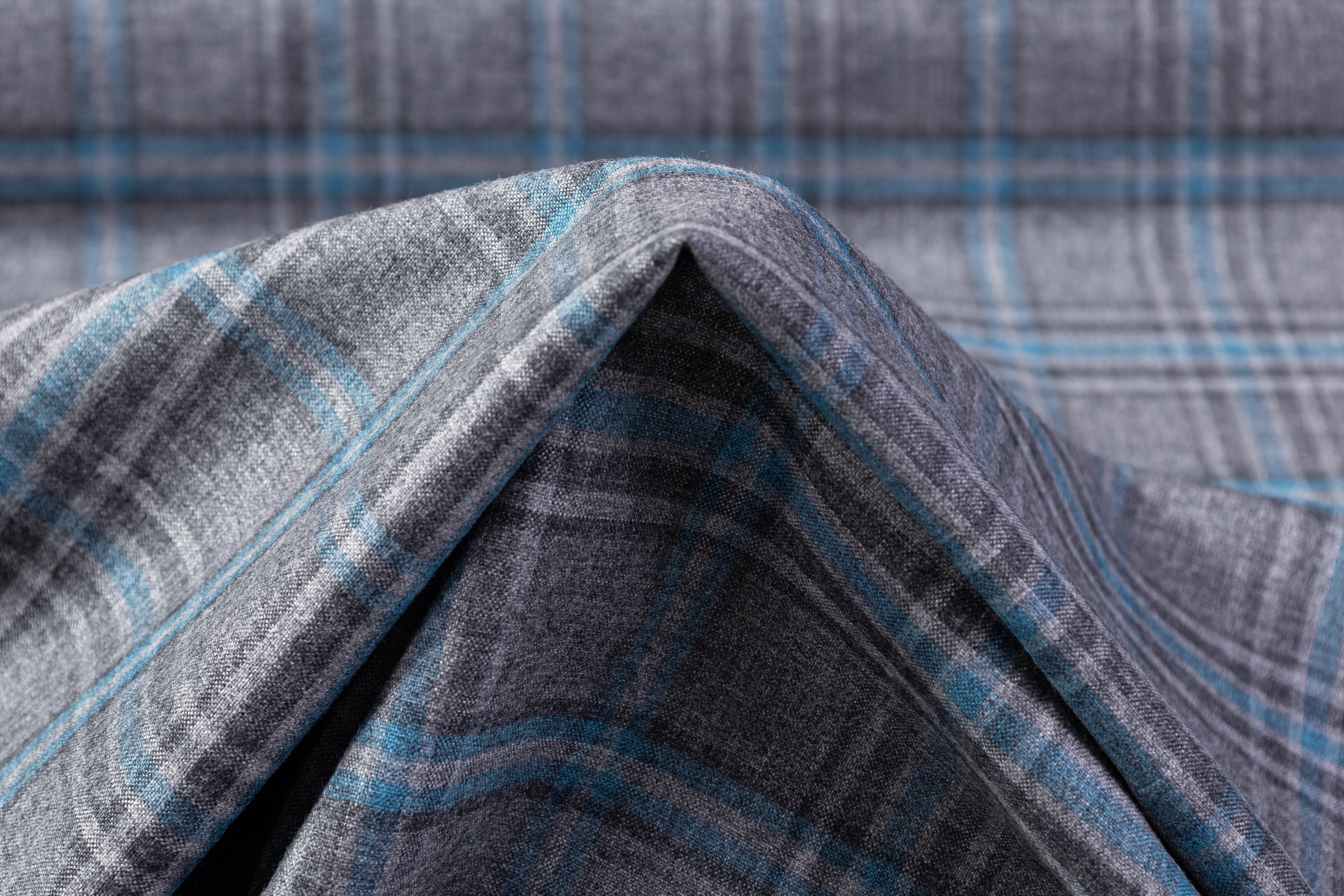 Reda - Checked Italian Wool Suiting - Gray / Blue