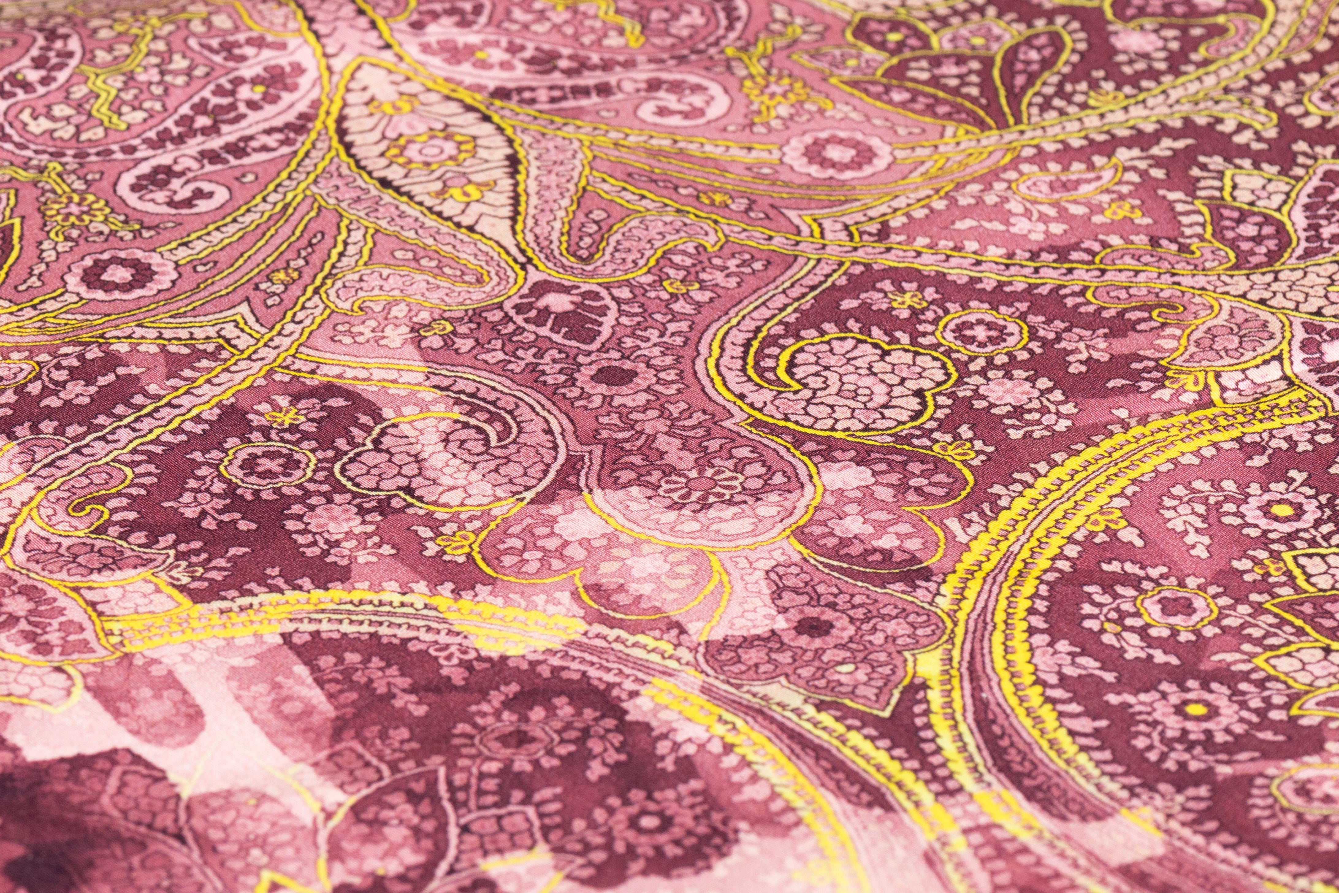 Ratti - Paisley Italian Cotton Sateen - Mauve / Yellow