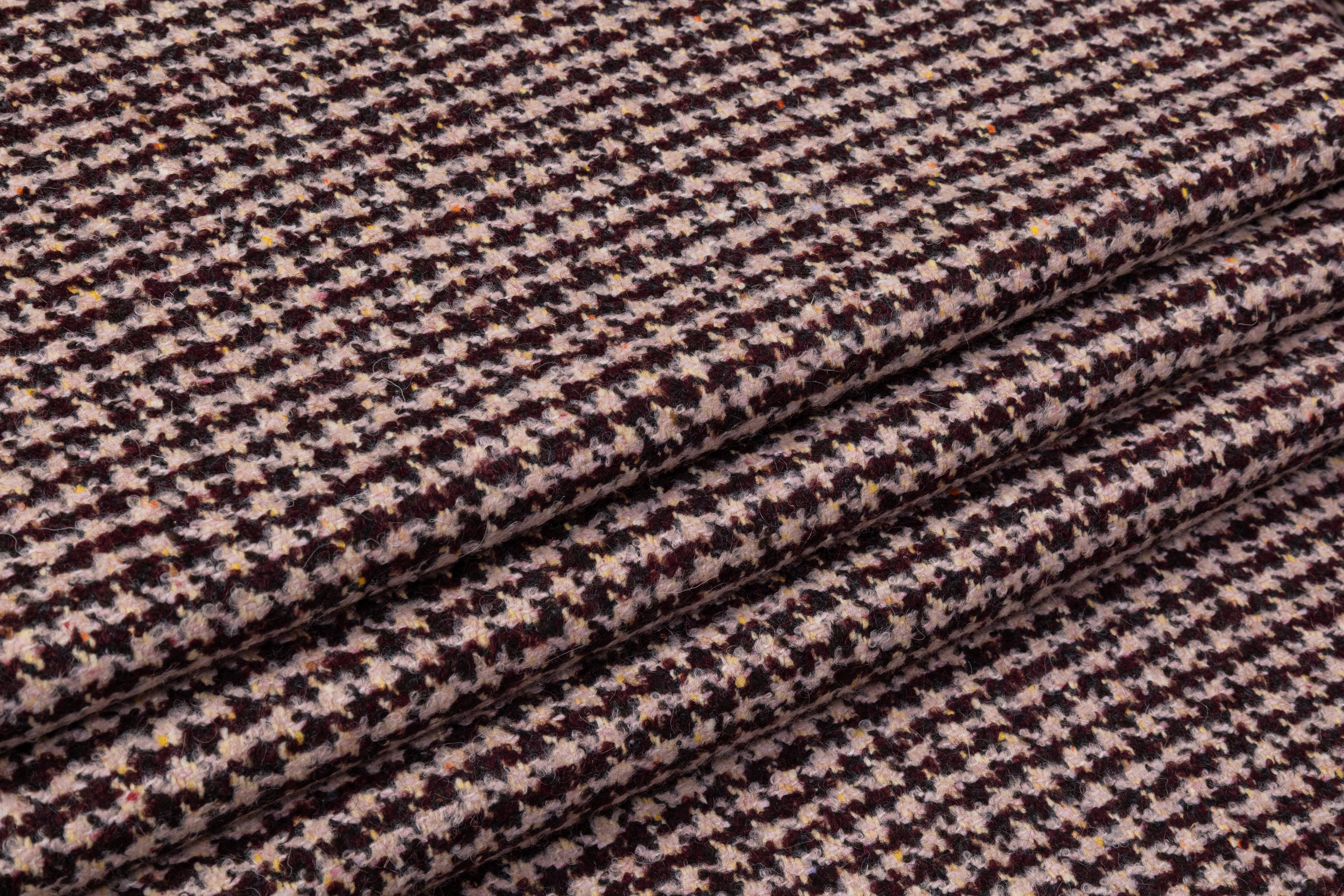 Italian Houndstooth Wool Tweed Boucle - Pink / Burgundy