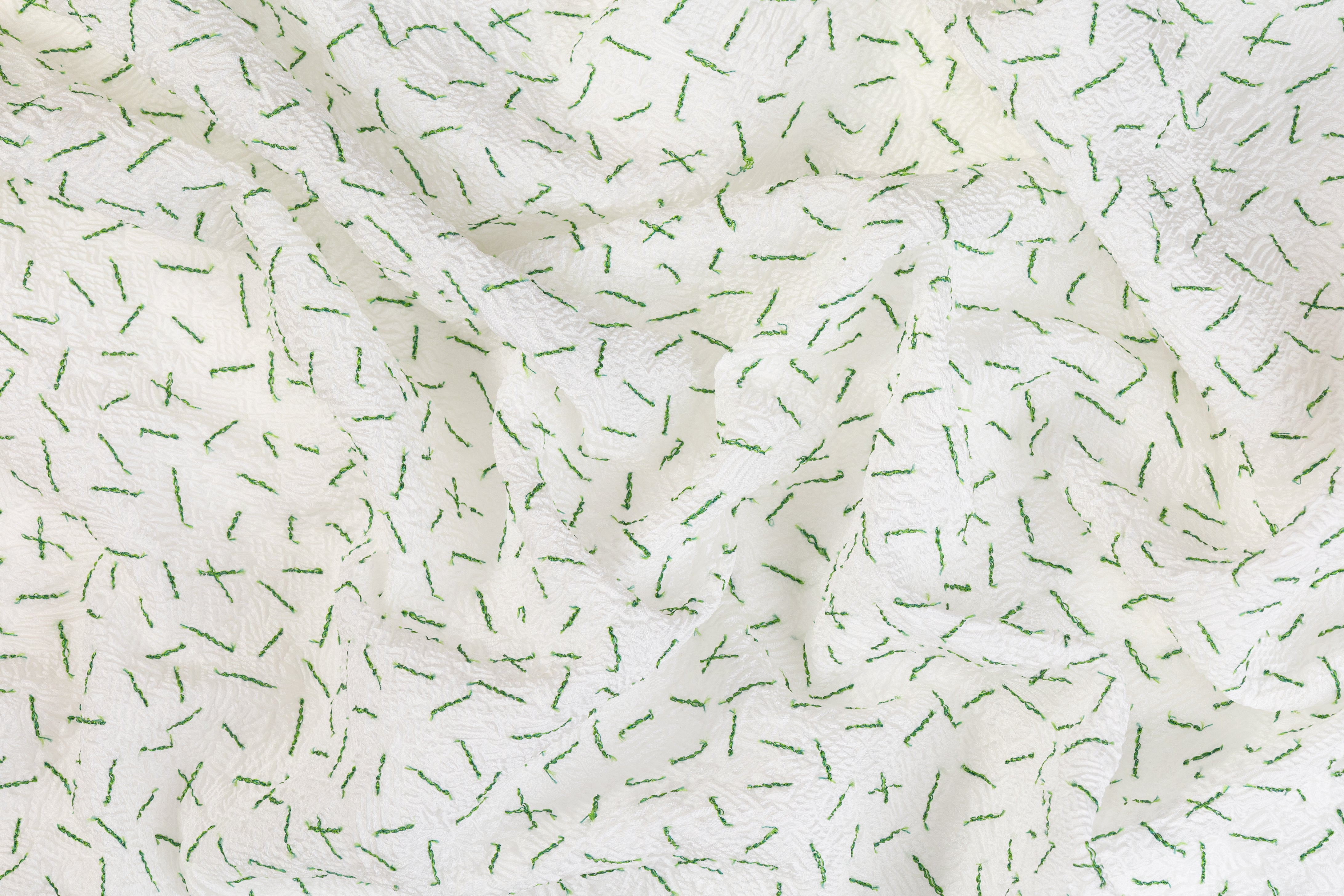 Crinkled and Embroidered Silk - White / Green