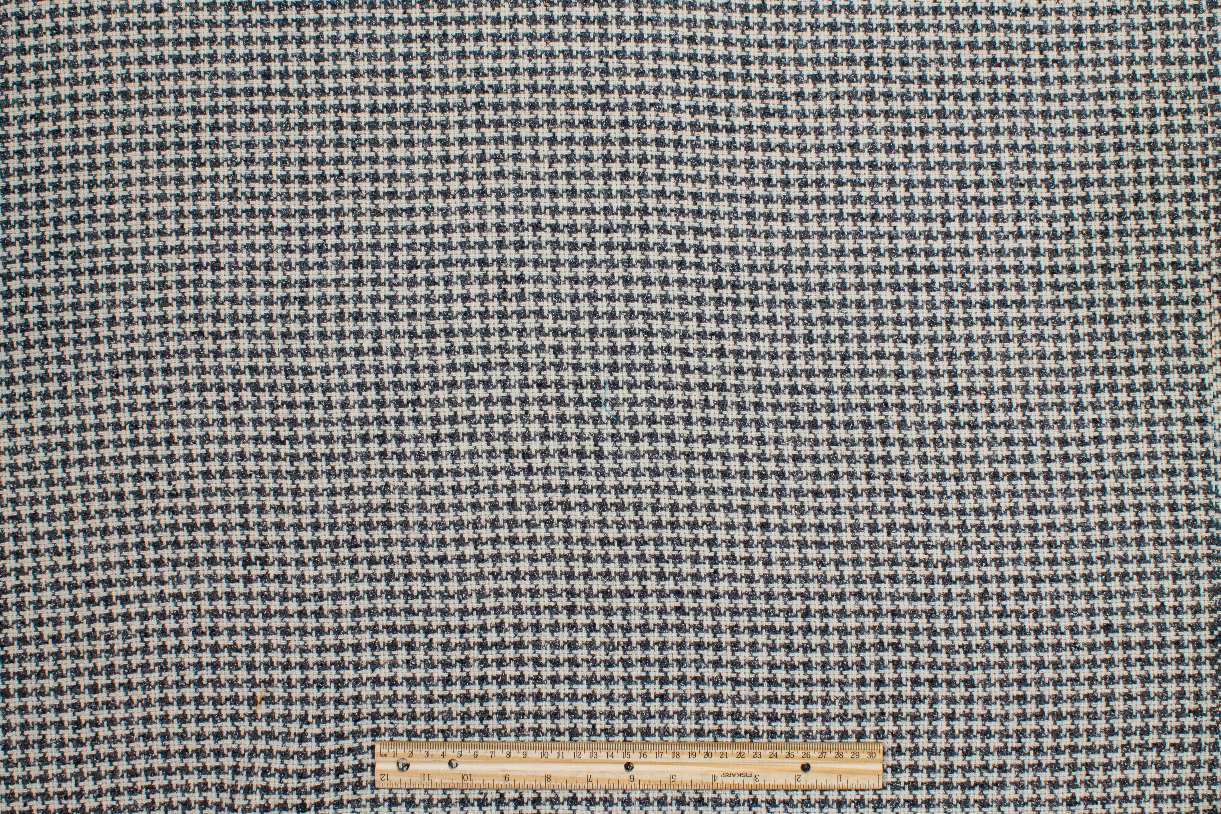 Gray and Off White Houndstooth Wool Tweed - Prime Fabrics