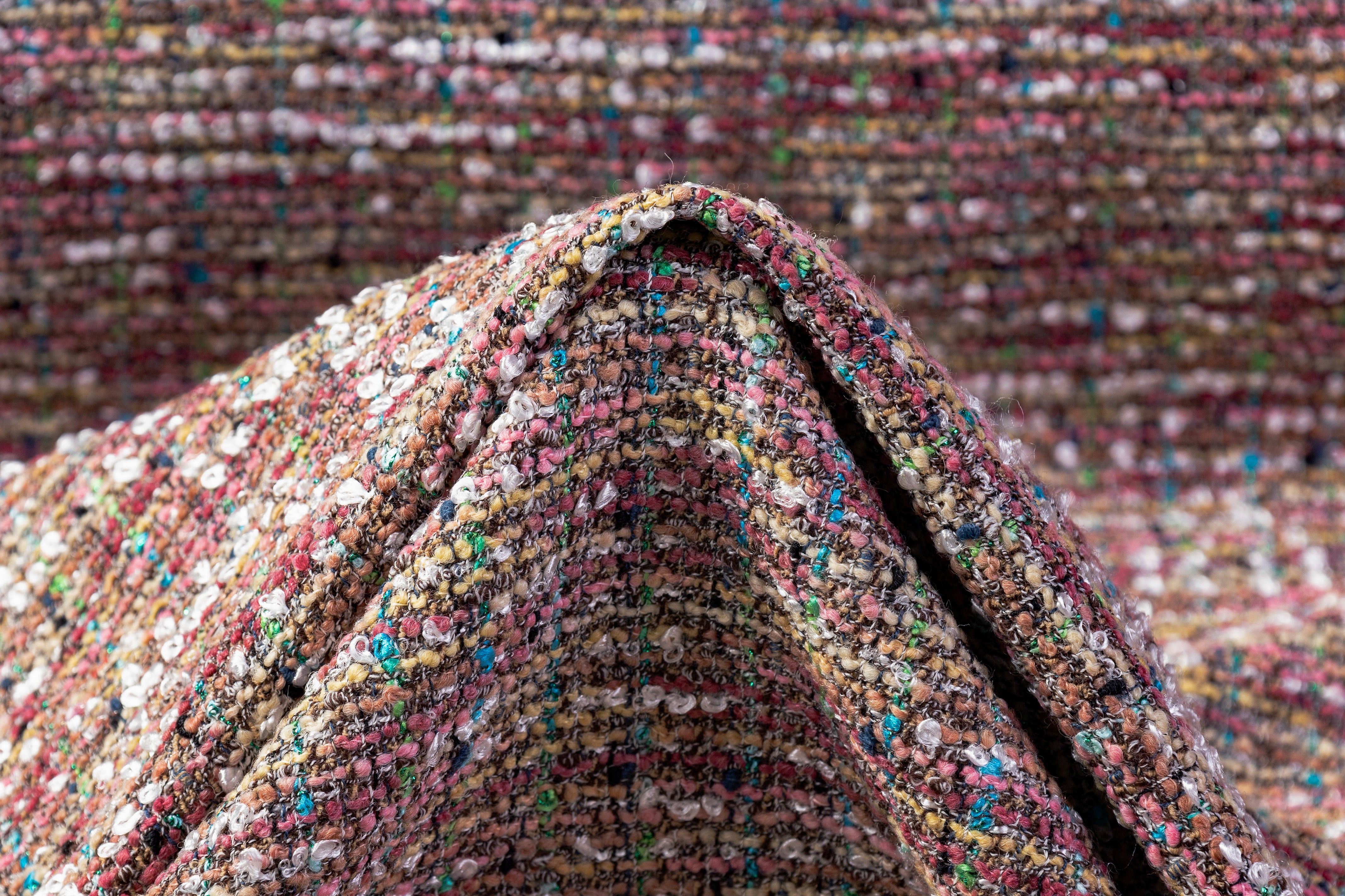 Valentino - Wool Blend Italian Tweed Boucle - Pink