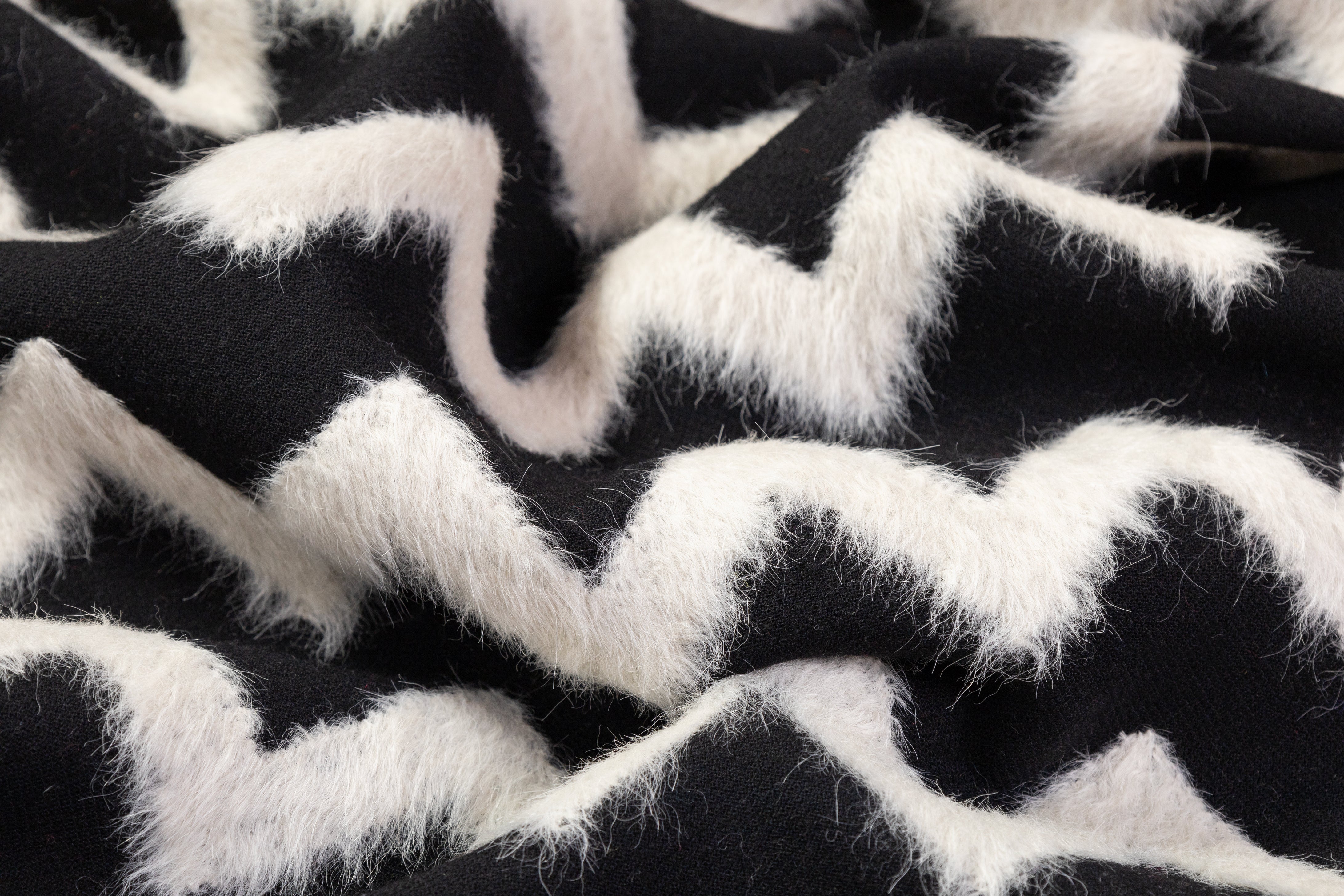 Carnet - Italian Chevron Wool Tricotine - Black / Off White