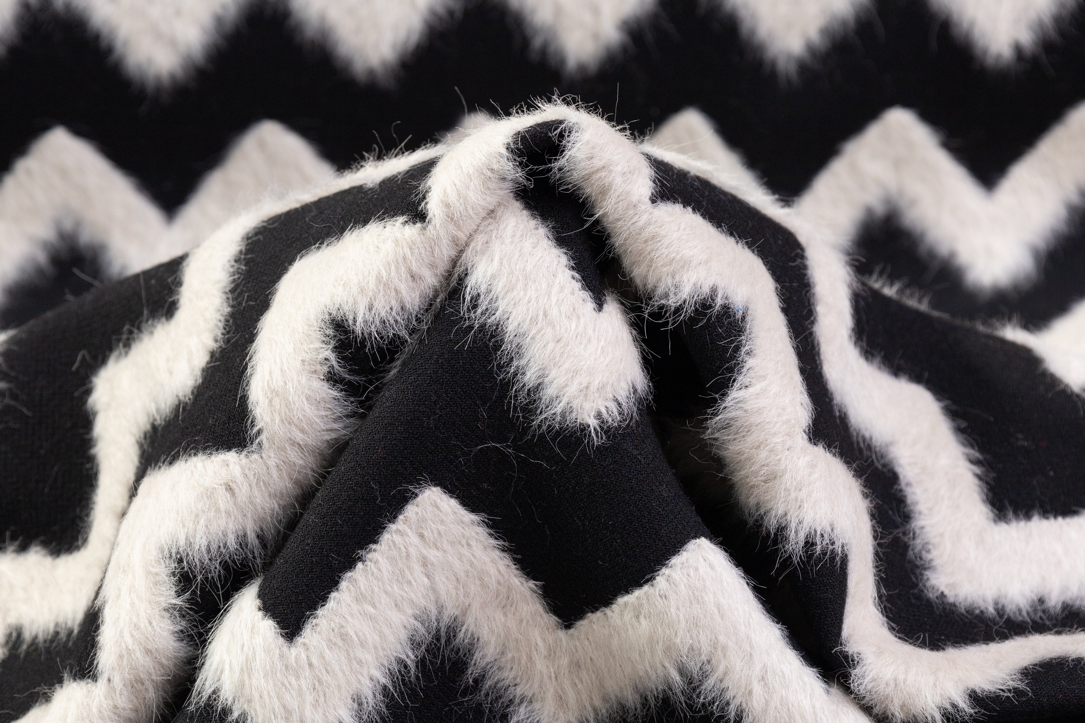 Carnet - Italian Chevron Wool Tricotine - Black / Off White