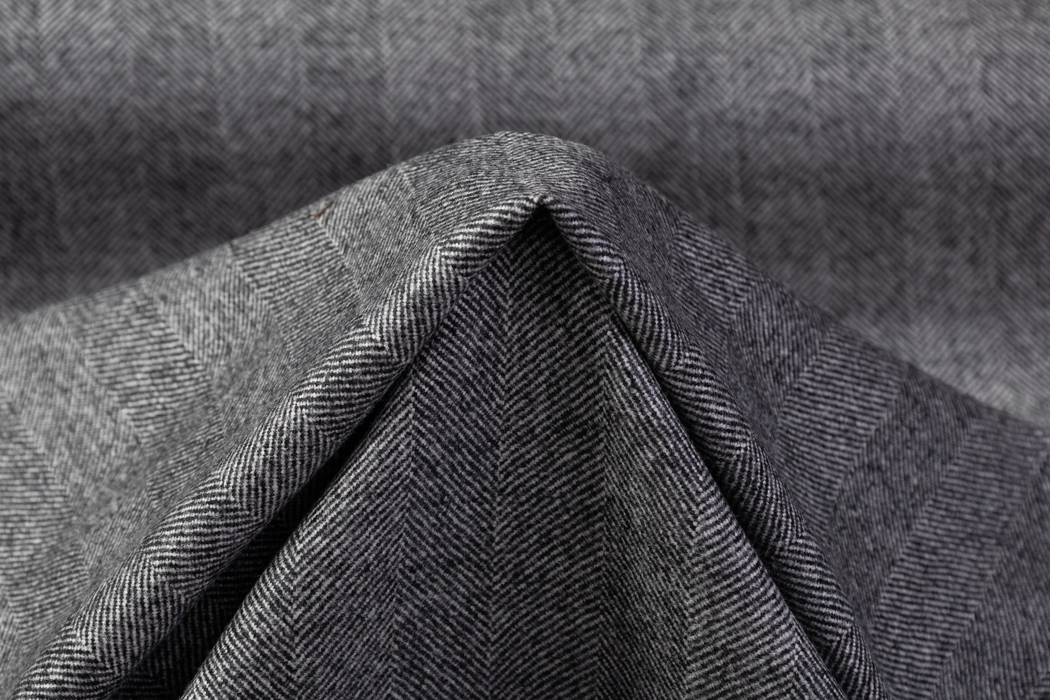 Loro Piana - Herringbone Italian Wool Suiting - Charcoal Gray