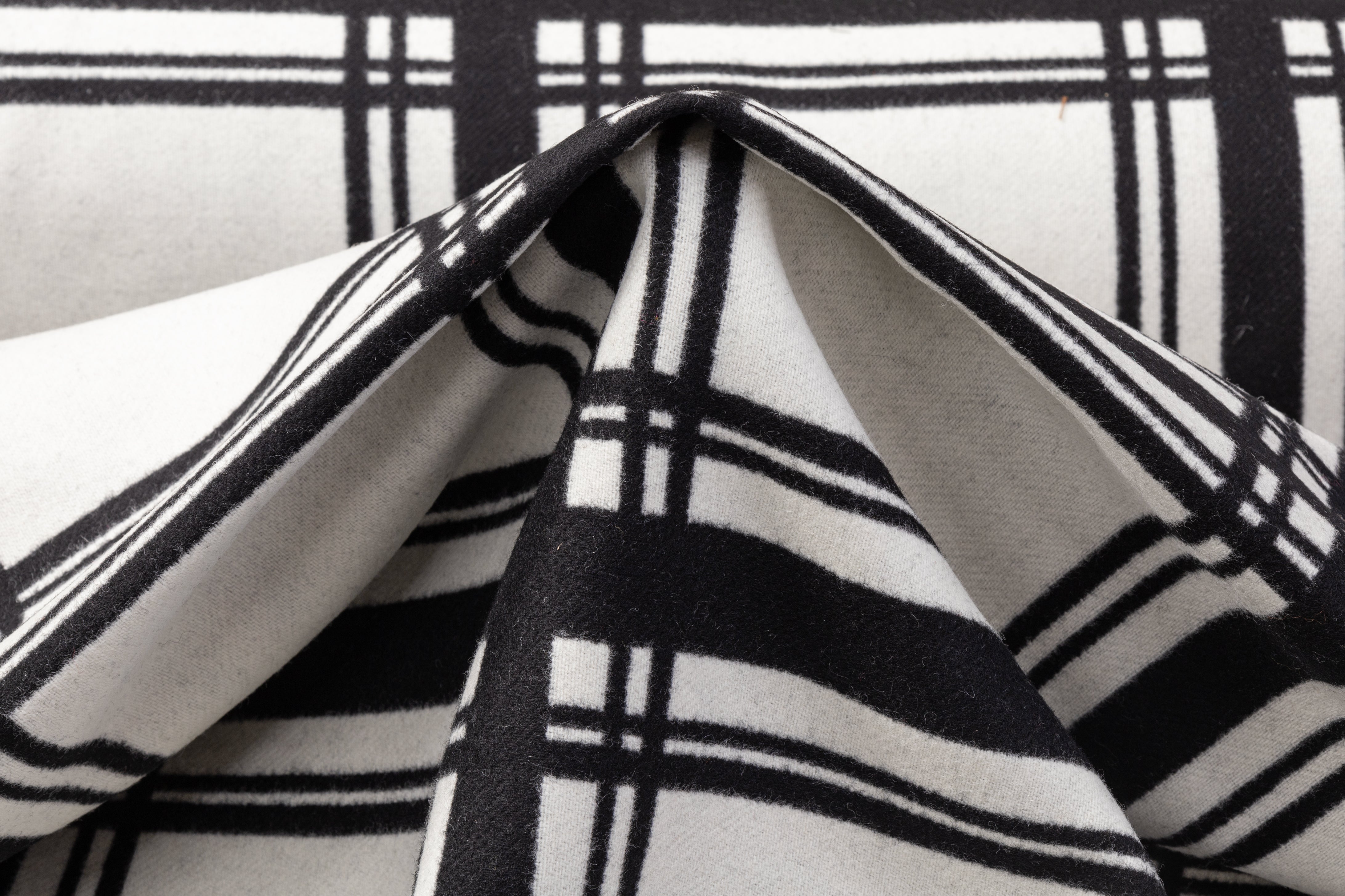 Ralph Lauren - Double Faced Italian Wool Coating - Black / White