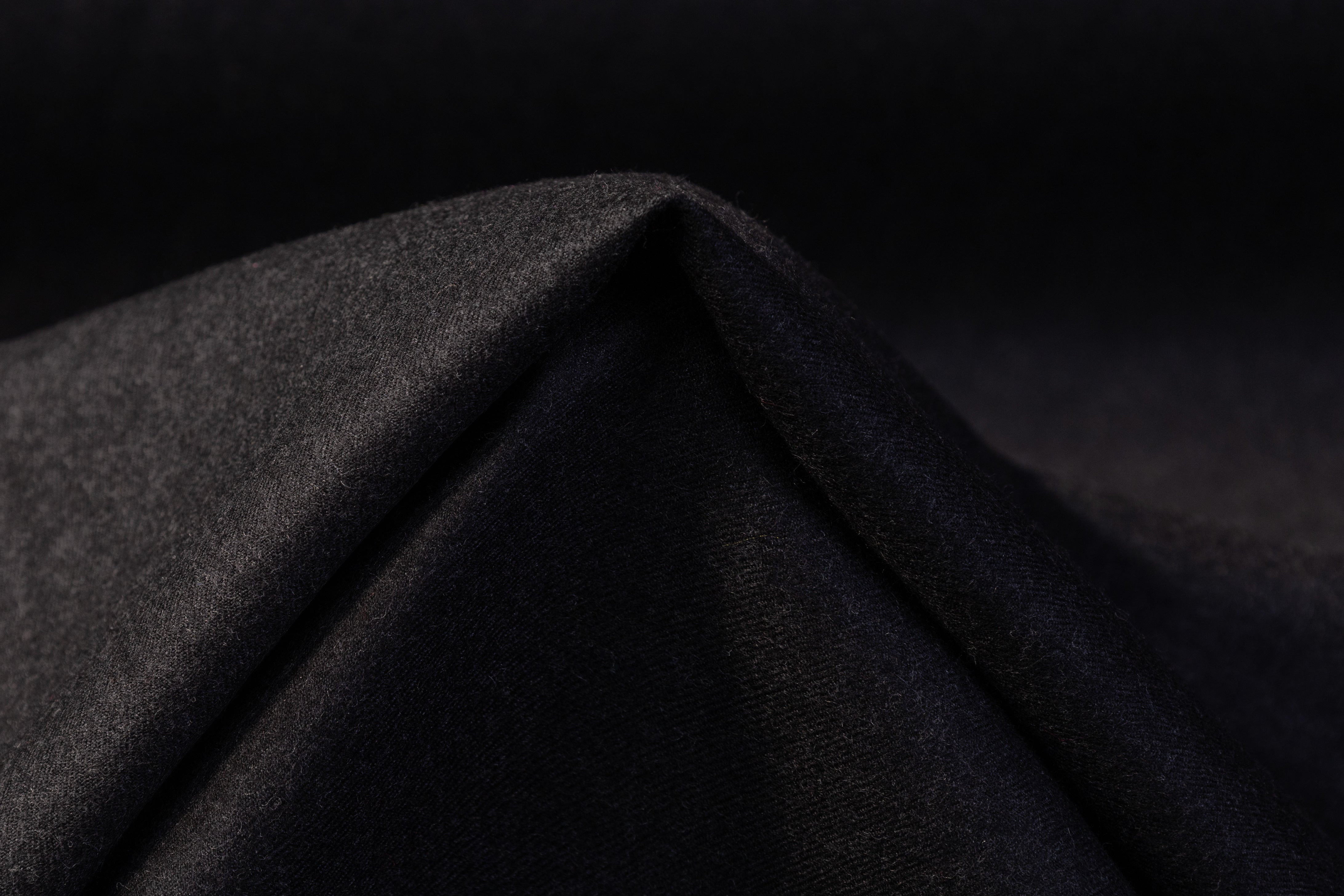 Holland & Sherry - Fused English Wool Flannel - Charcoal Gray