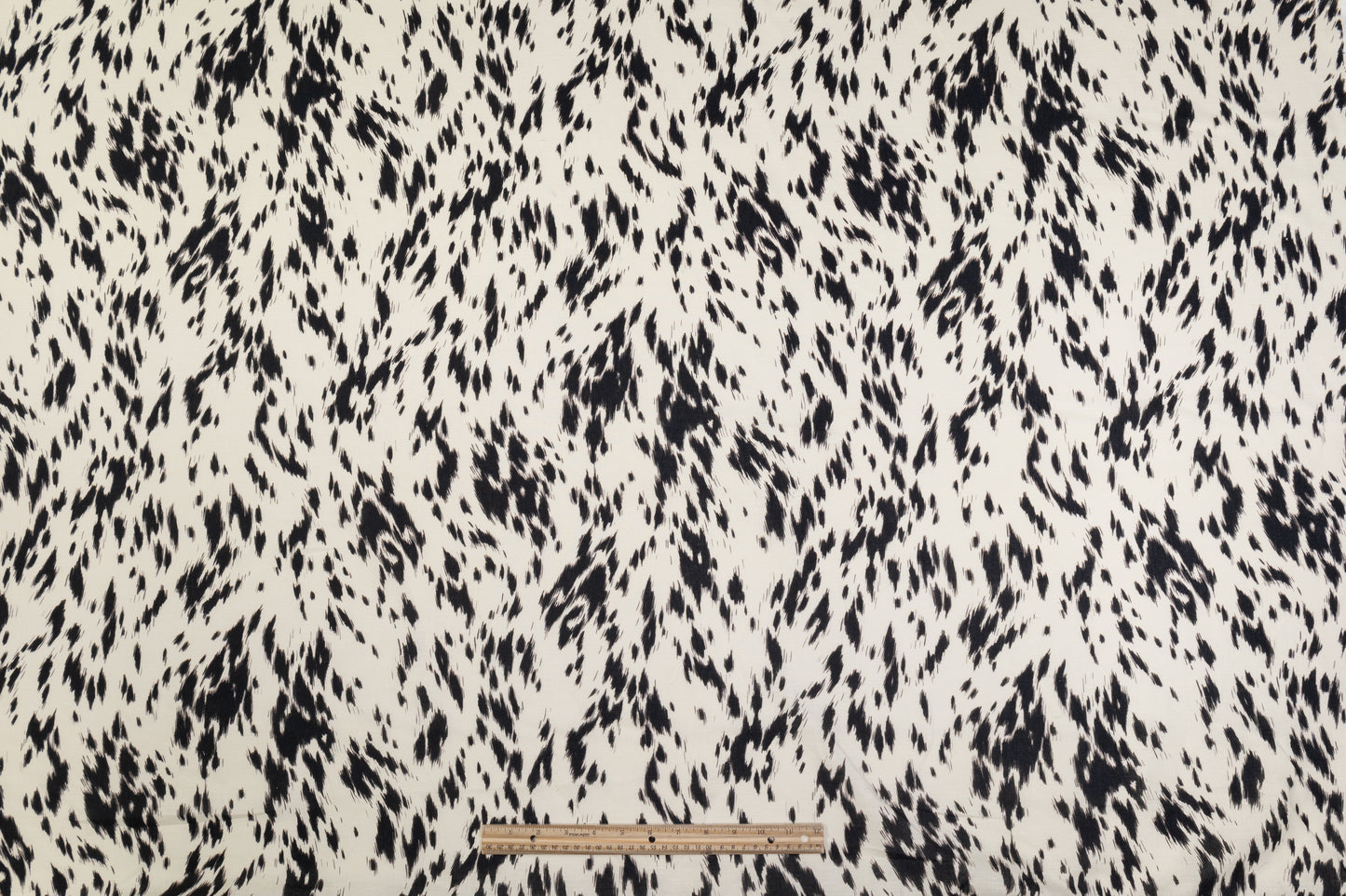Abstract Printed Italian Linen - Beige / Black