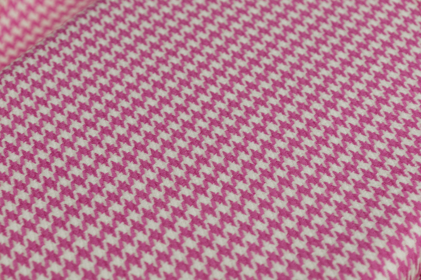 Houndstooth Italian Wool Suiting - Pink / White