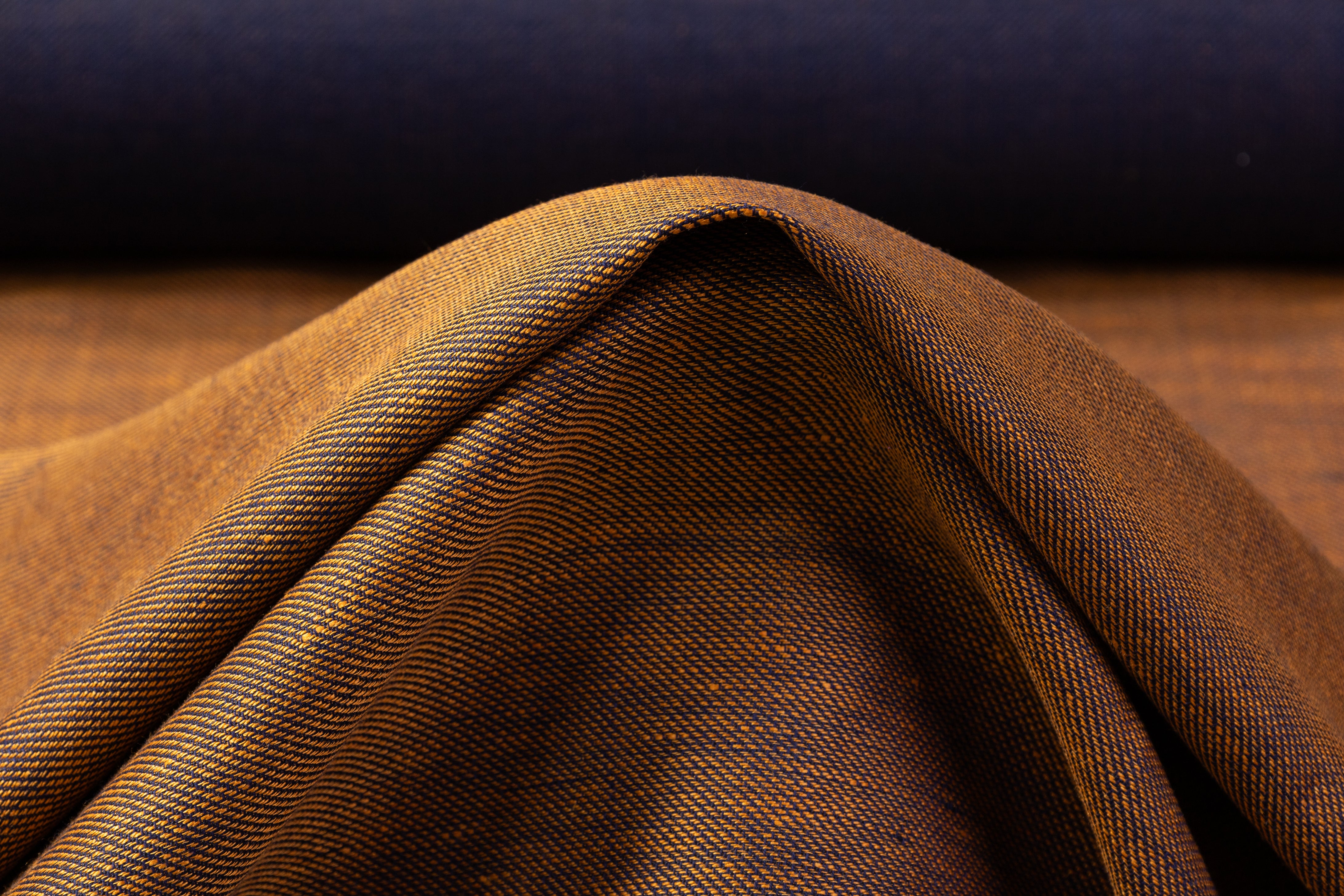 Two-Tone Italian Cashmere Linen Silk Suiting - Navy / Bronze