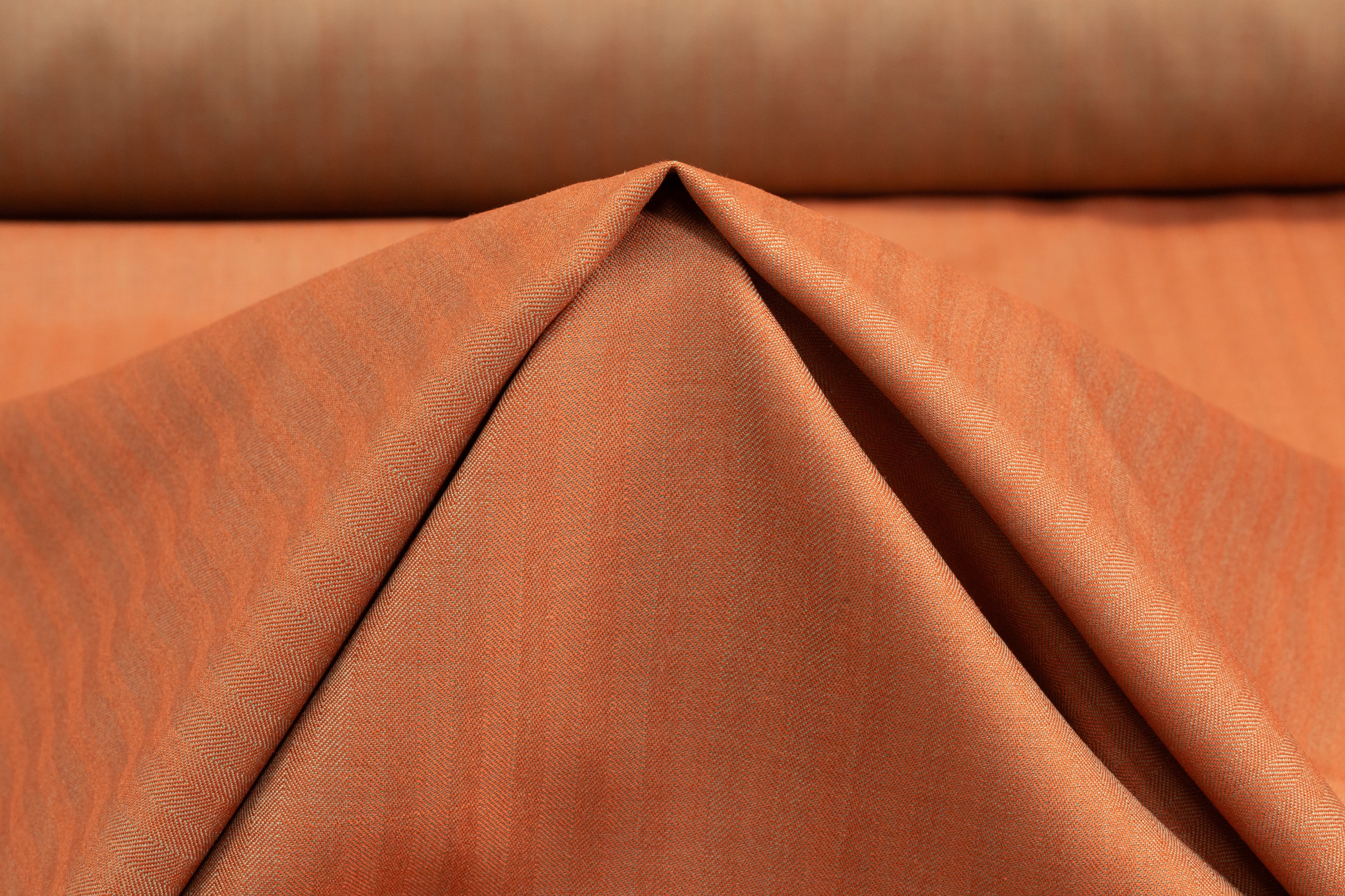 Iridescent Italian Summer Tasmania Super 130s Wool Suiting - Rust / Khaki