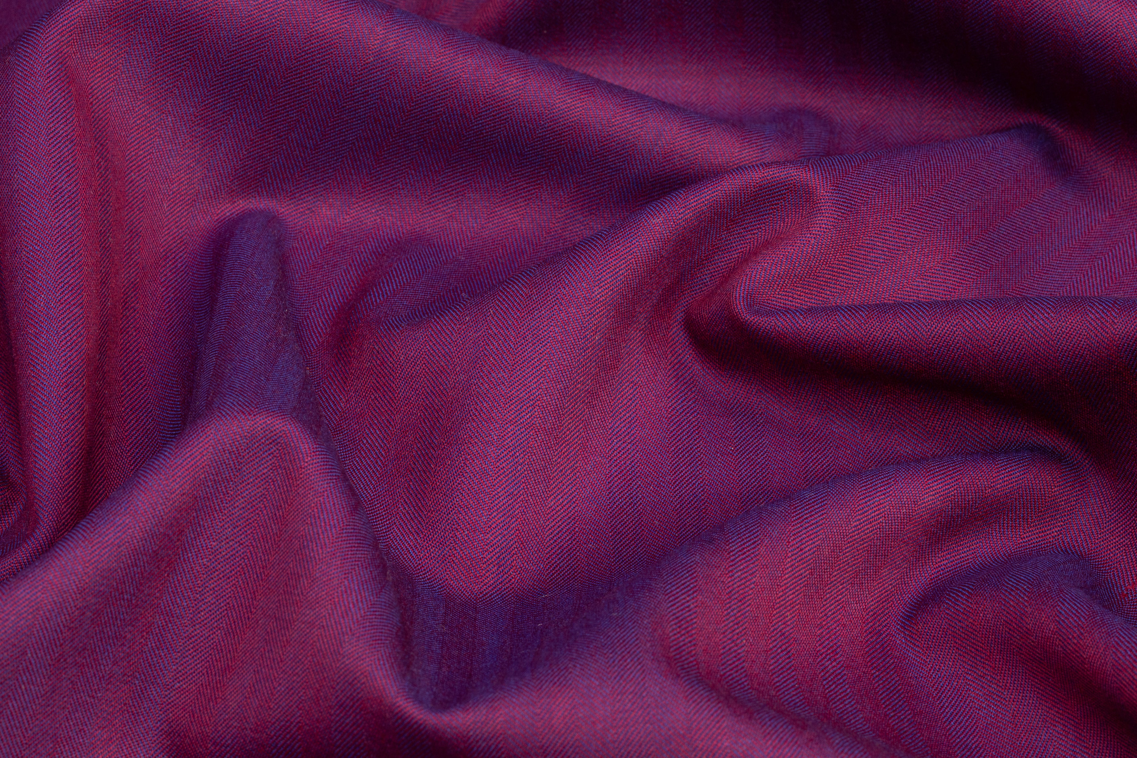 Iridescent Italian Summer Tasmania Super 130s Wool Suiting - Burgundy / Purple