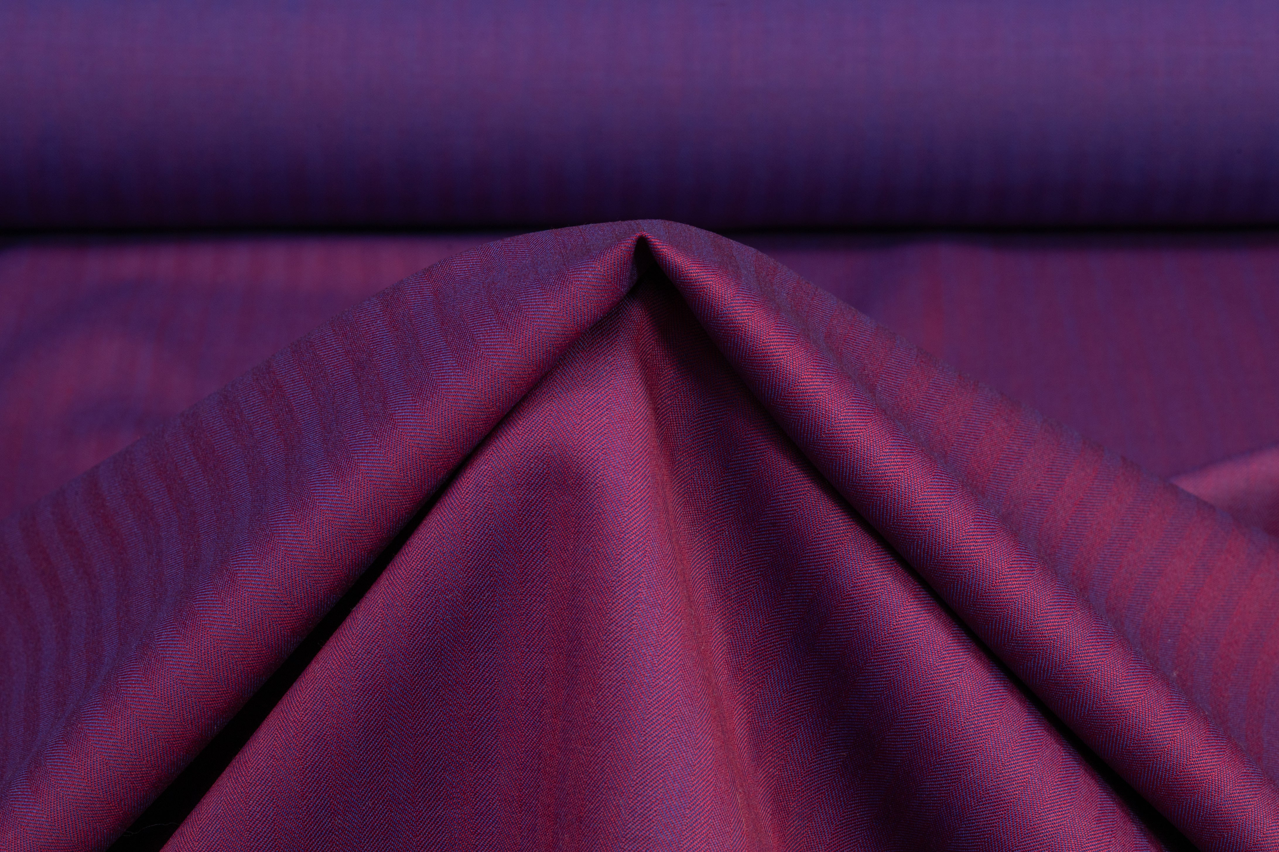Iridescent Italian Summer Tasmania Super 130s Wool Suiting - Burgundy / Purple