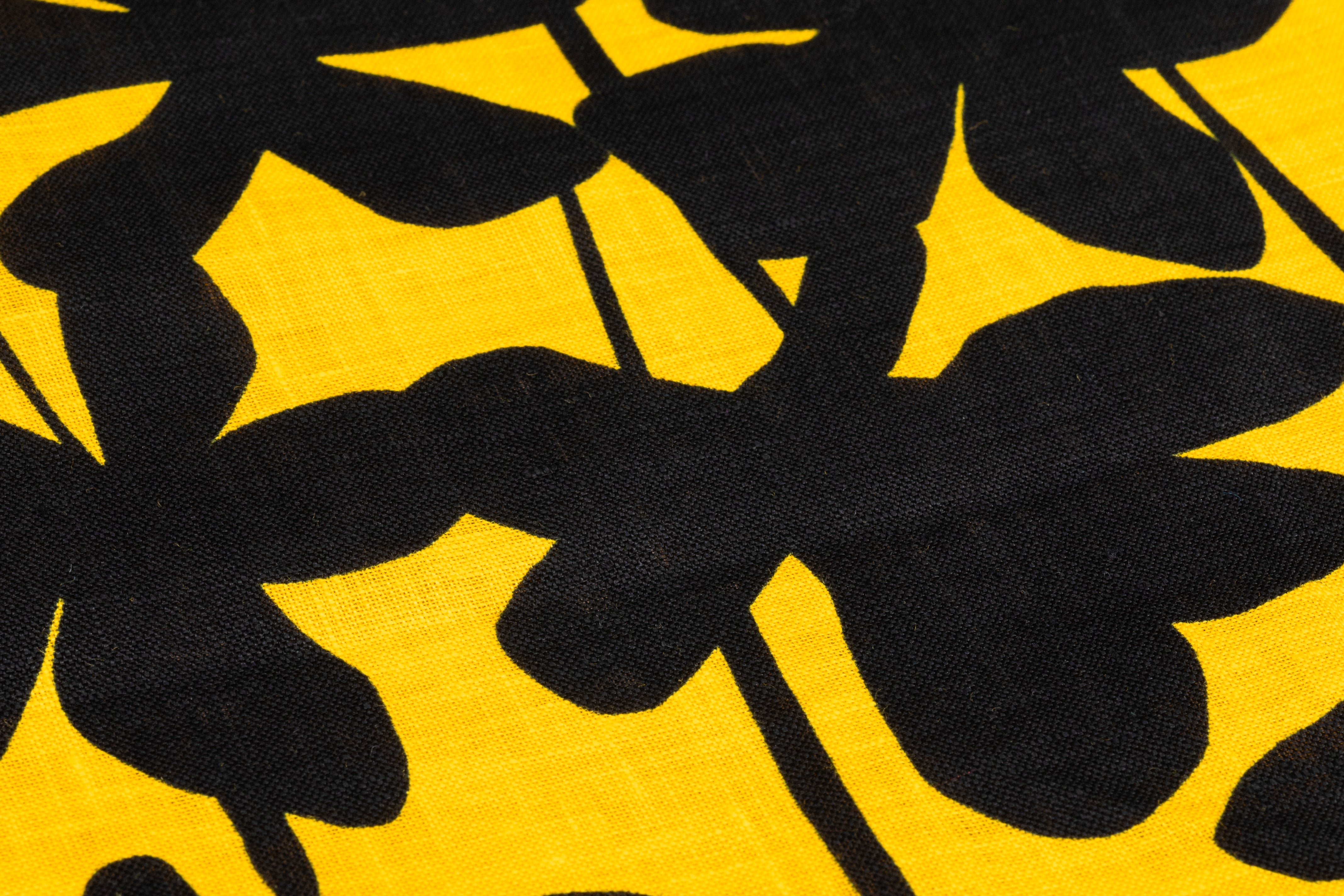 Floral Italian linen - Black / Yellow