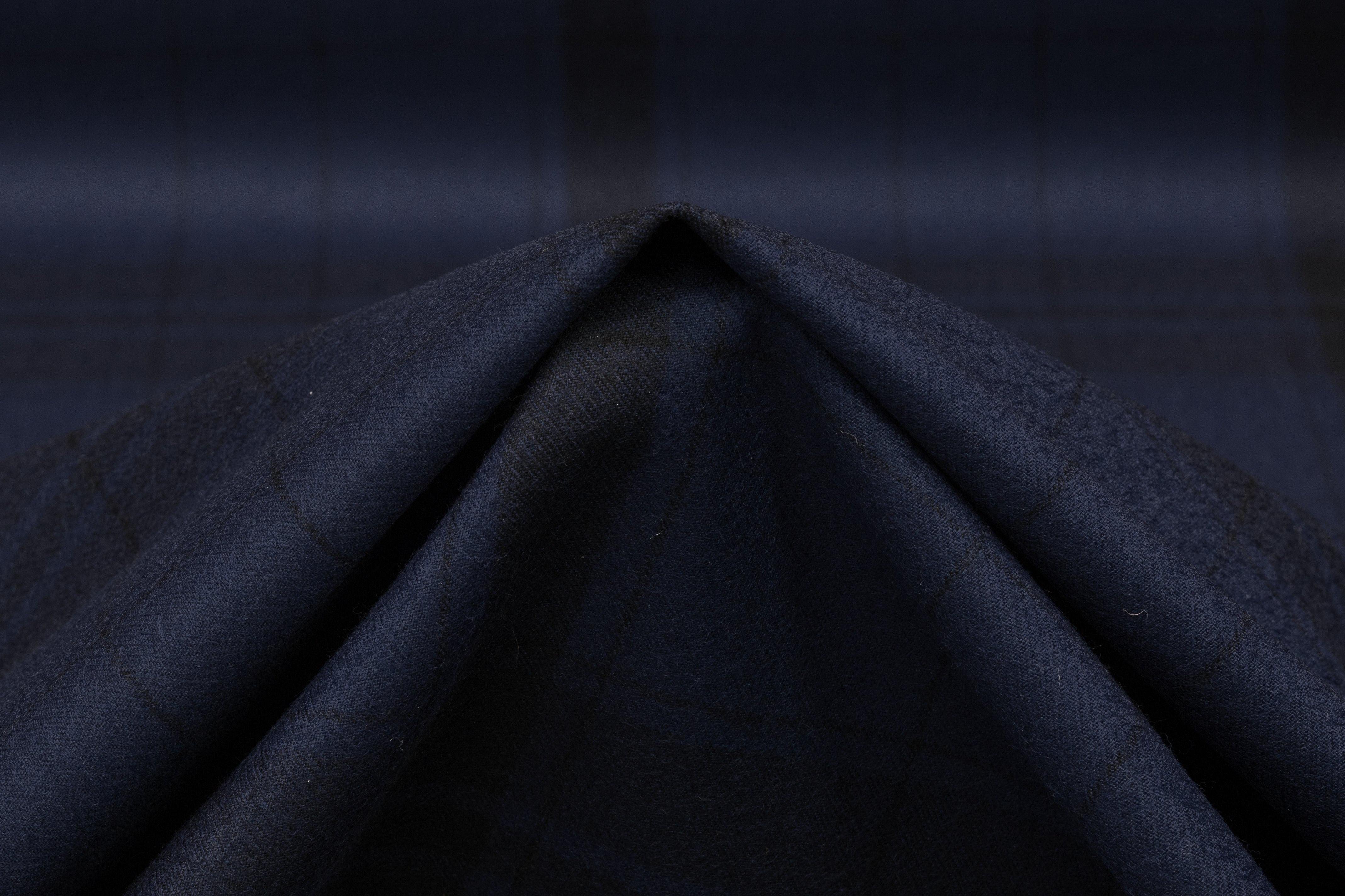 Plaid Italian Wool Flannel Suiting - Navy / Black