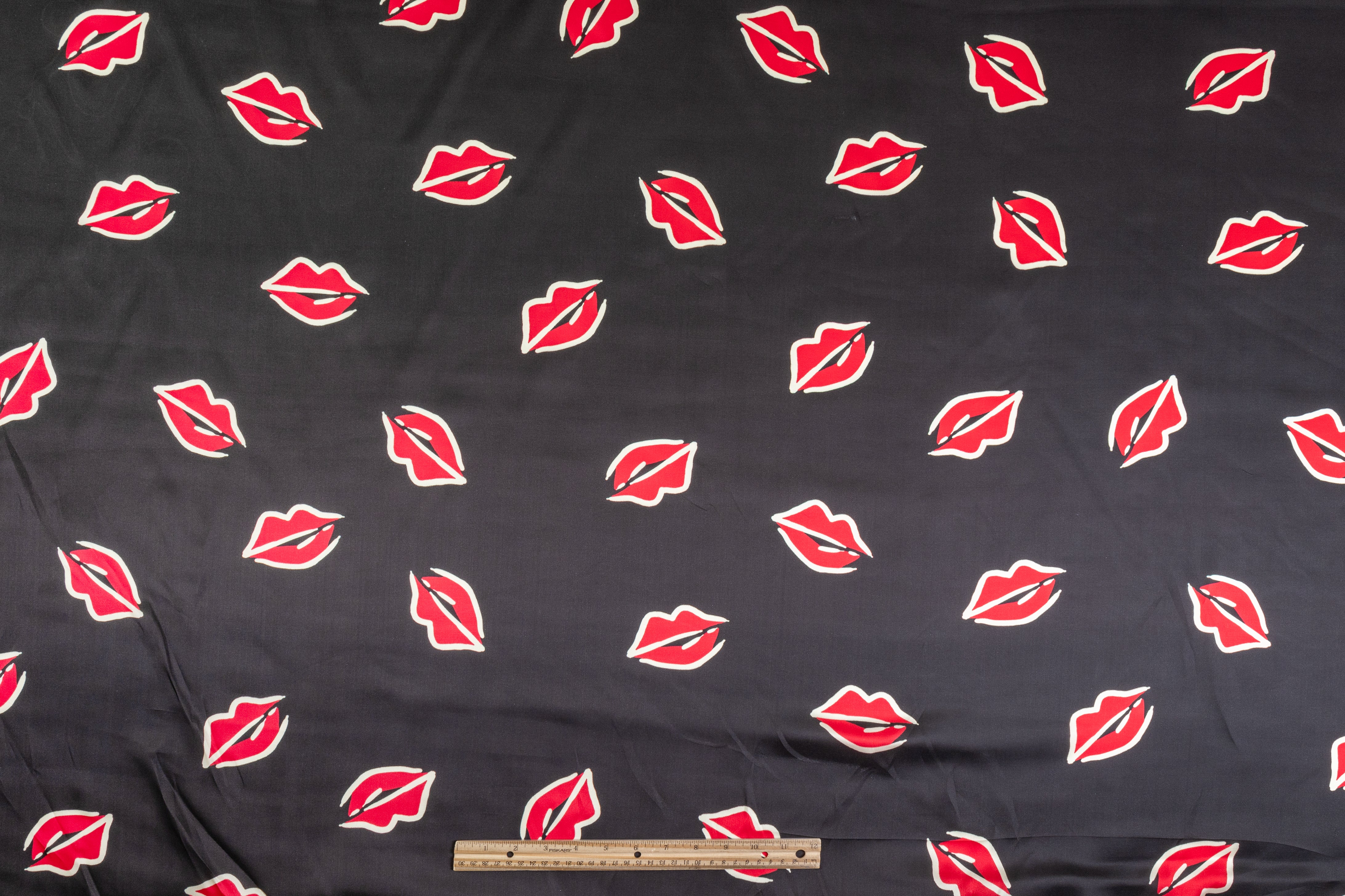 Lipstick Printed Italian Viscose Twill - Black / Red / Ivory