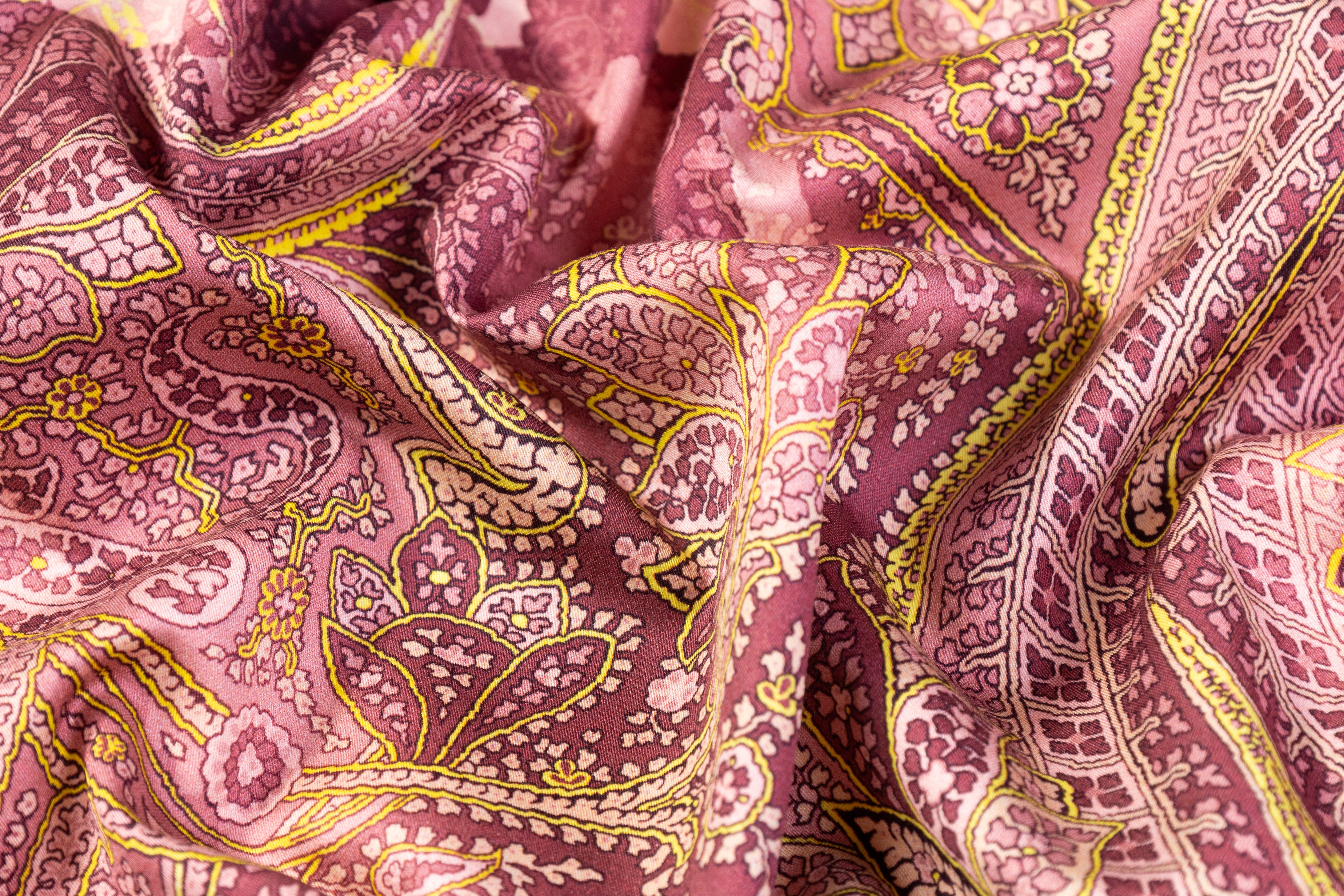 Ratti - Paisley Italian Cotton Sateen - Mauve / Yellow