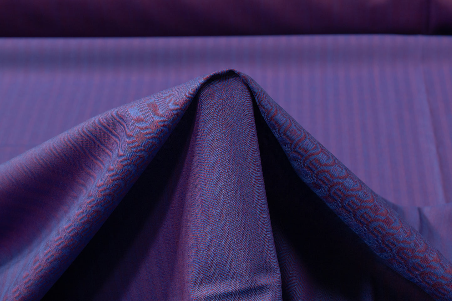 Iridescent Italian Summer Tasmania Super 130s Wool Suiting - Burgundy / Blue