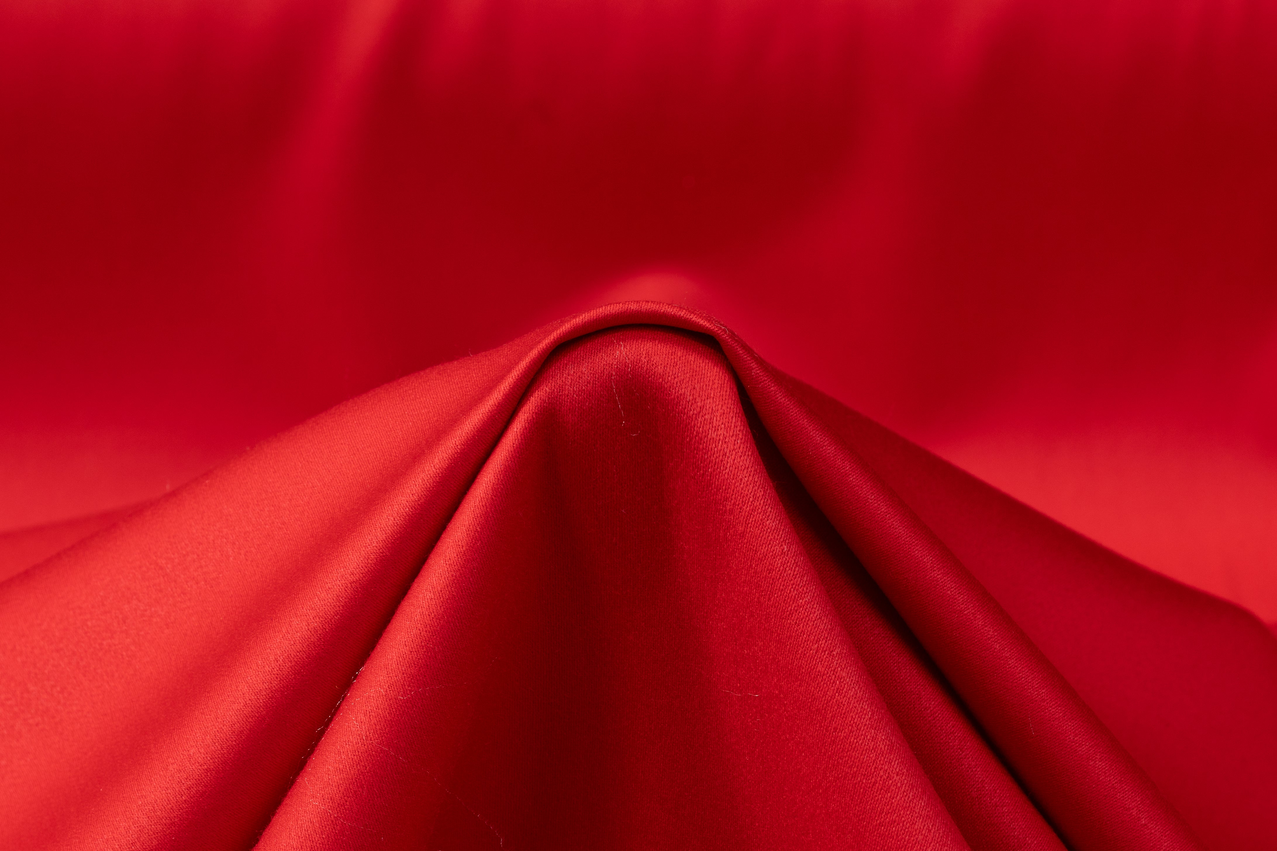 Fail Le Material Italian Wool Satin Faille Suiting - Red – Prime Fabrics