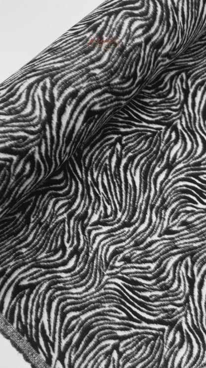 Italian Wool Jacquard - Black / White