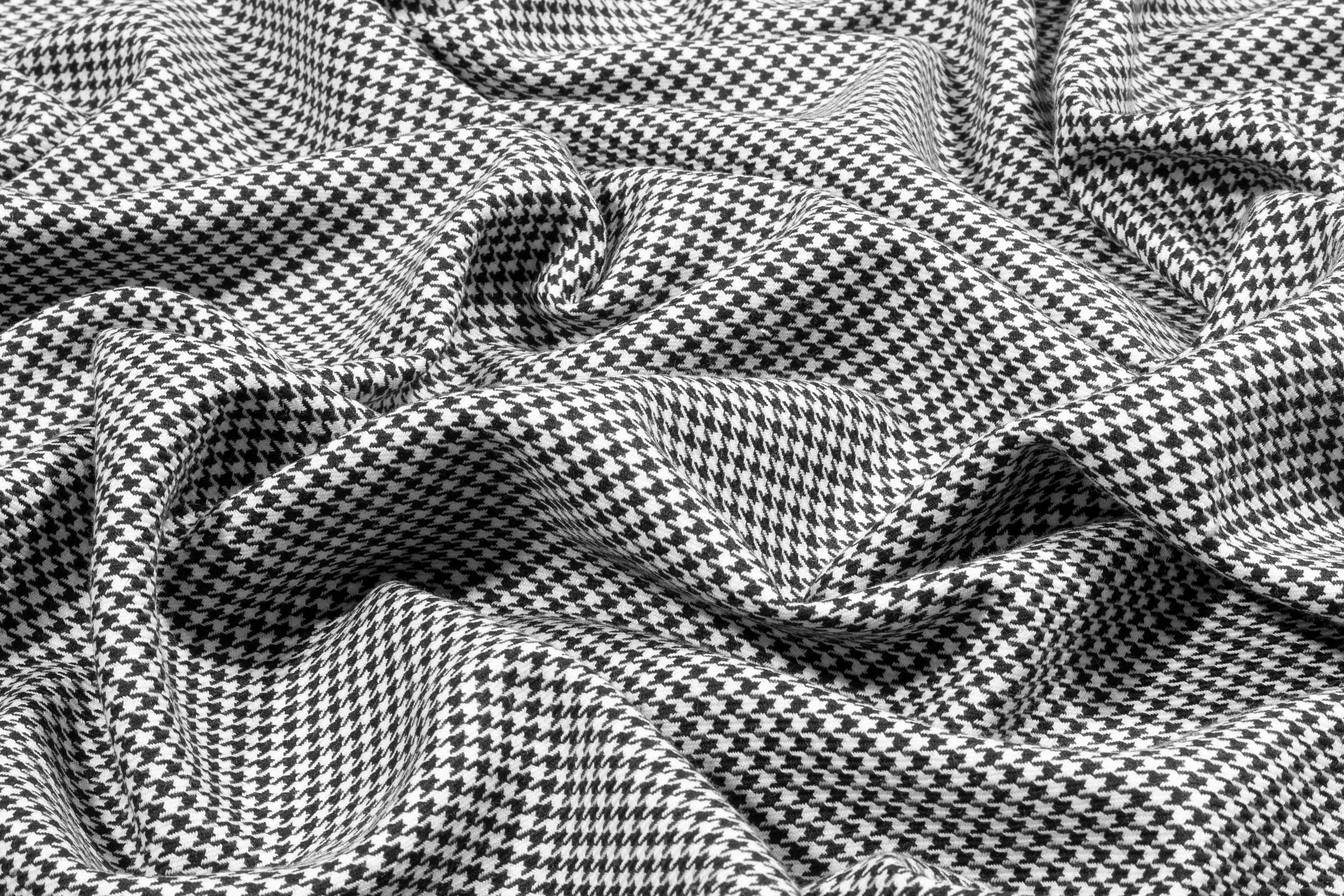 Off White and Black Houndstooth Italian Wool Suiting - Prime Fabrics