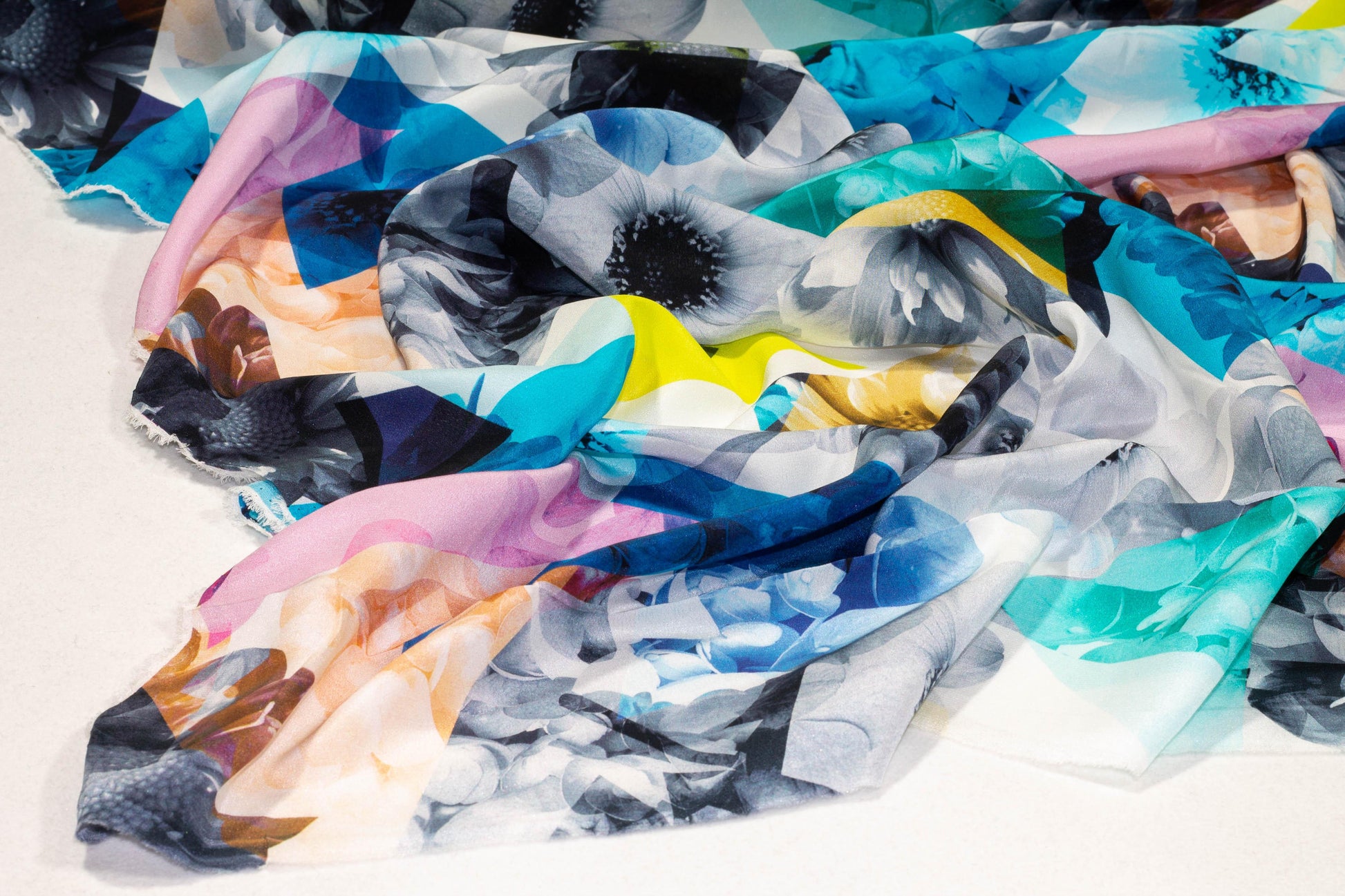 Watercolor Photographic Floral Silk Crepe De Chine - Prime Fabrics