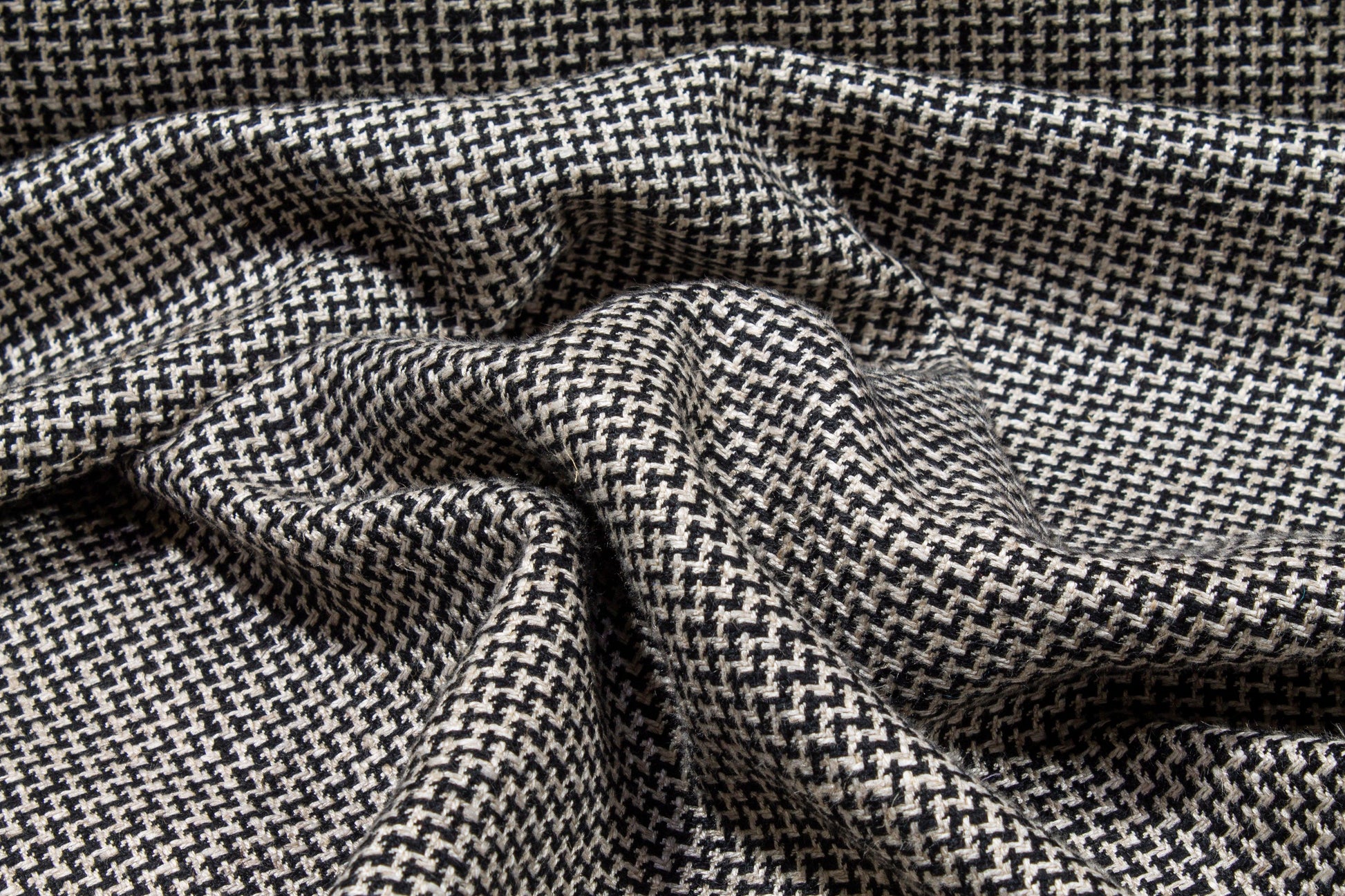 Black and Off White Linen Tweed - Prime Fabrics